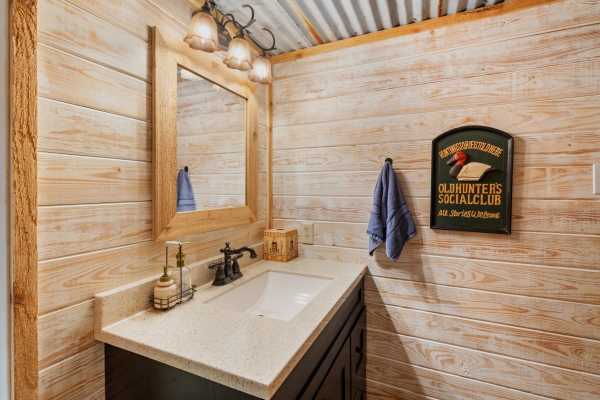 136 County Road 3232