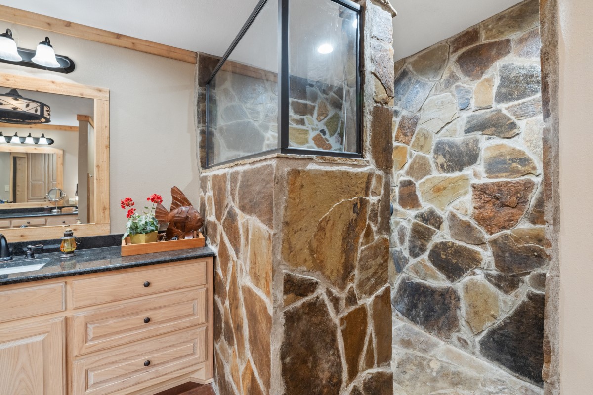 136 County Road 3232