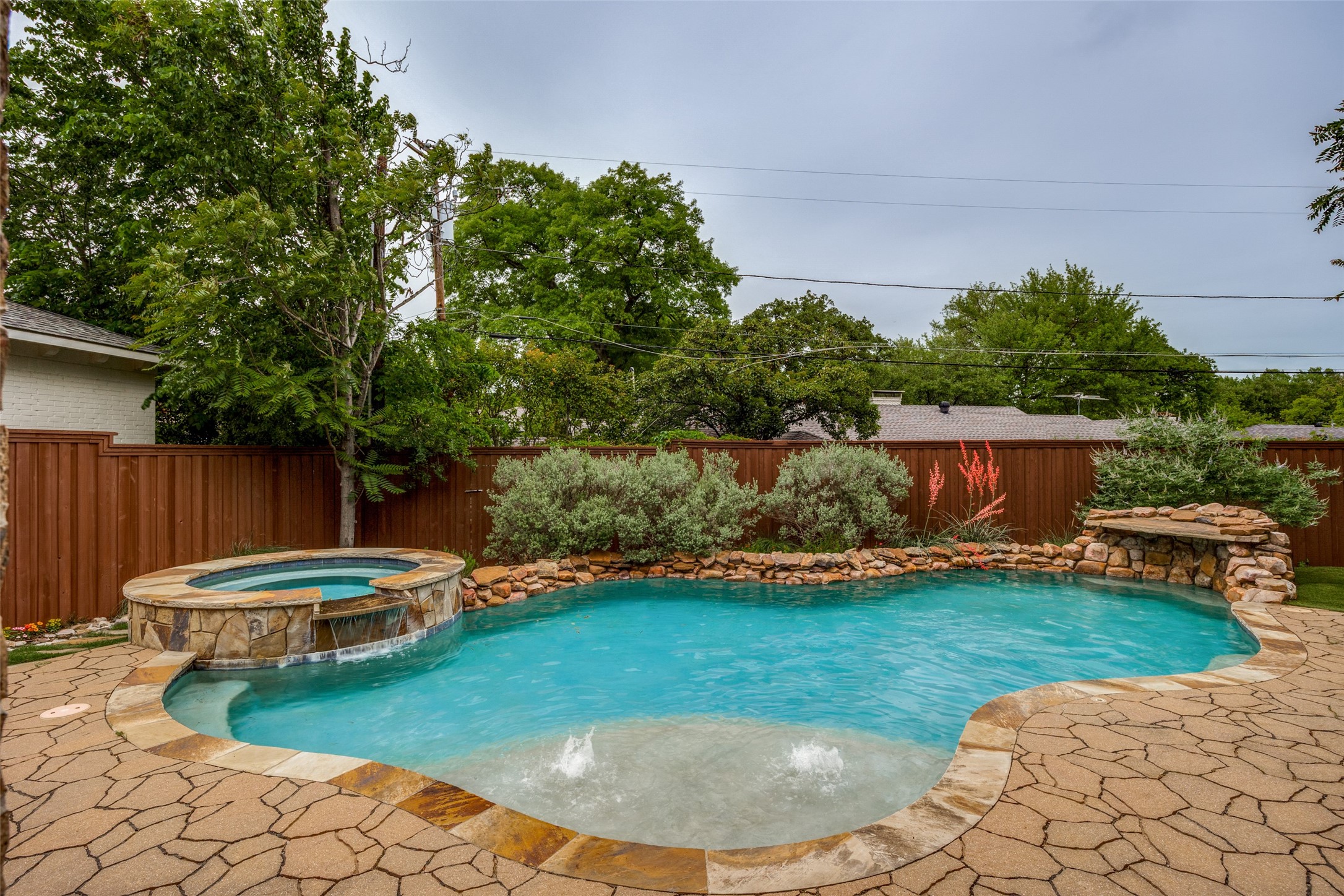 6431 Vickery Boulevard