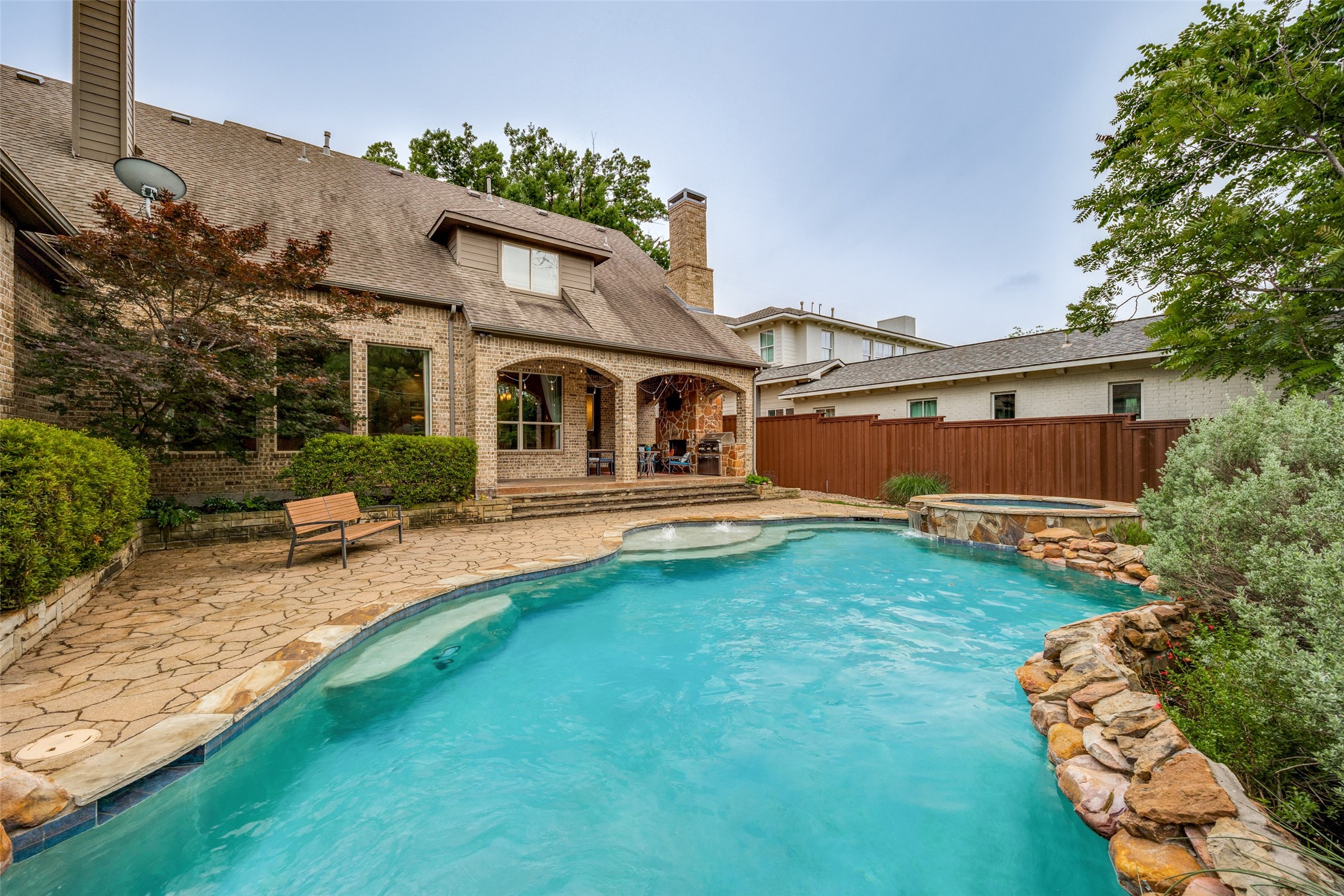 6431 Vickery Boulevard