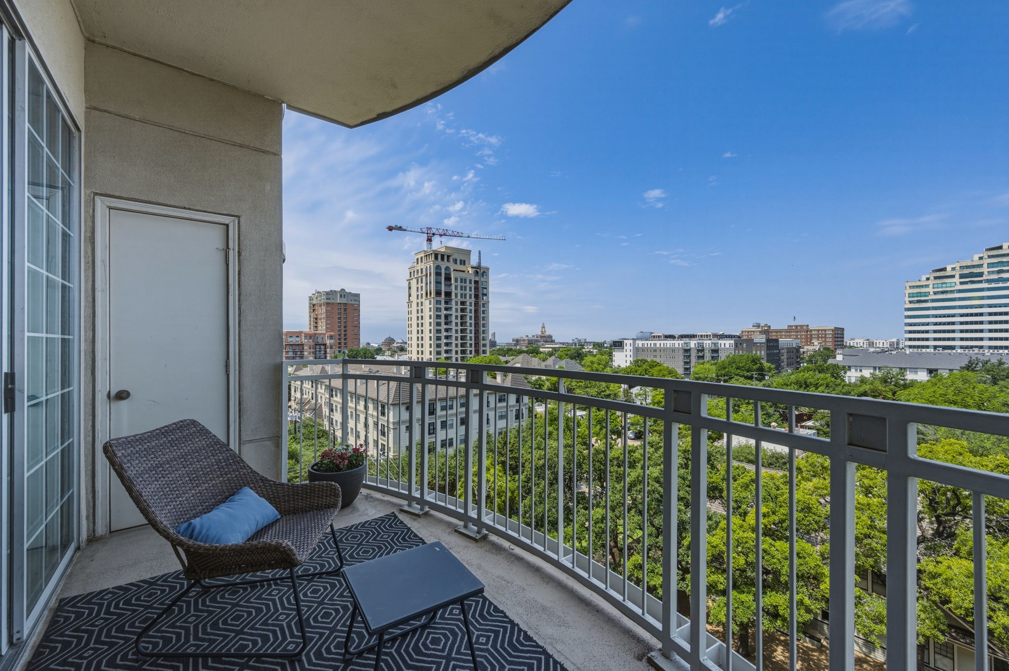 3225 Turtle Creek Boulevard 828