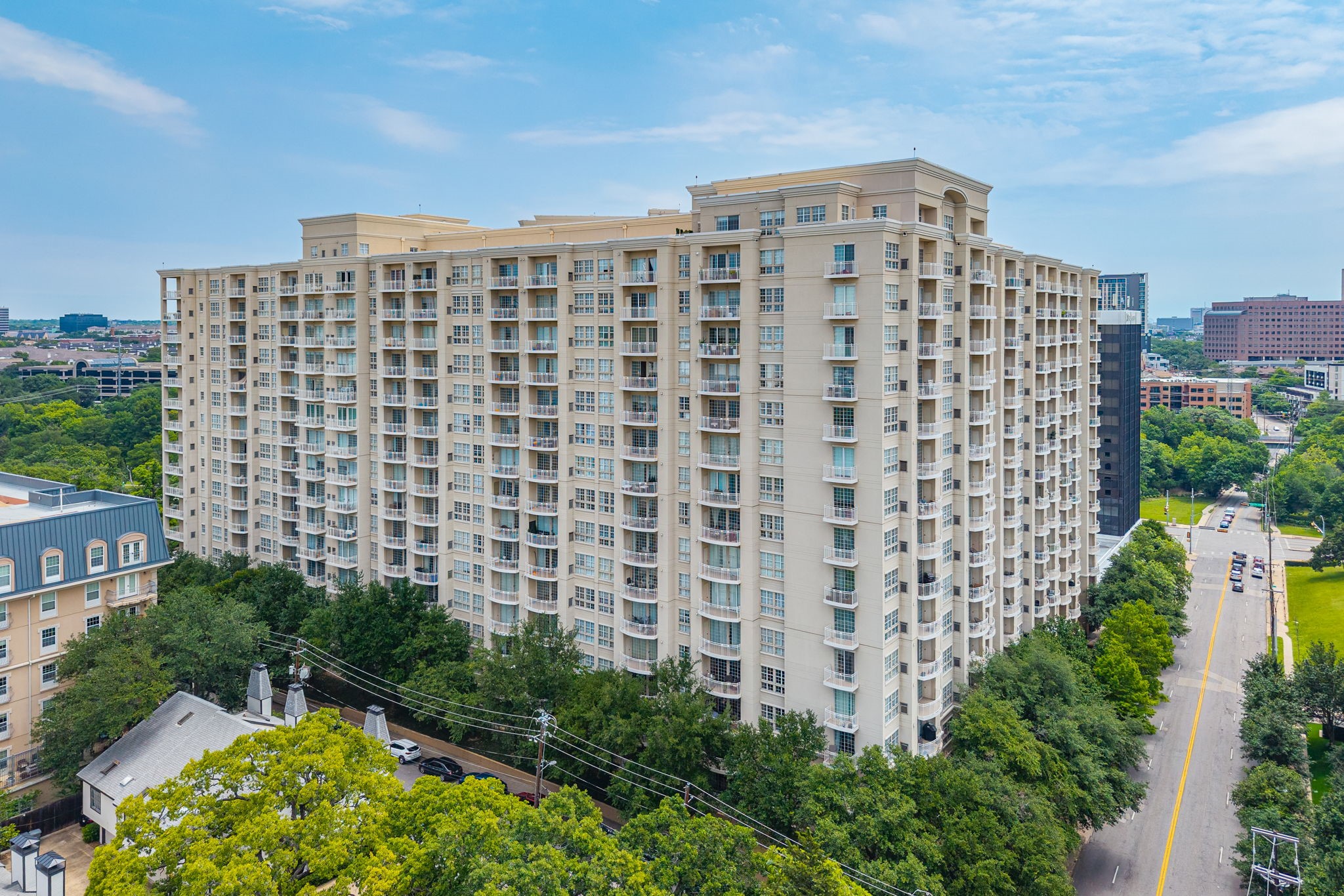 3225 Turtle Creek Boulevard 828