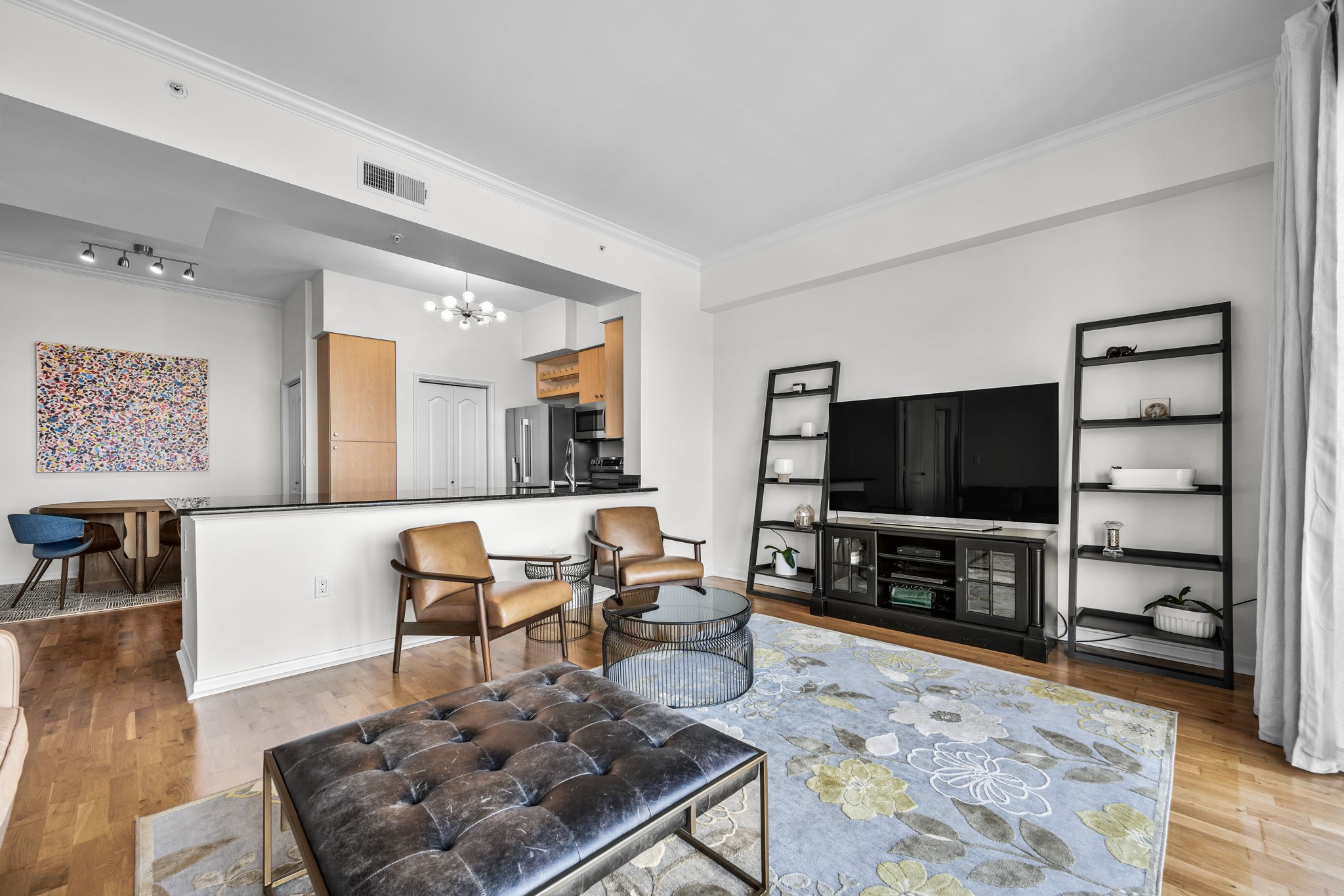 3225 Turtle Creek Boulevard 828