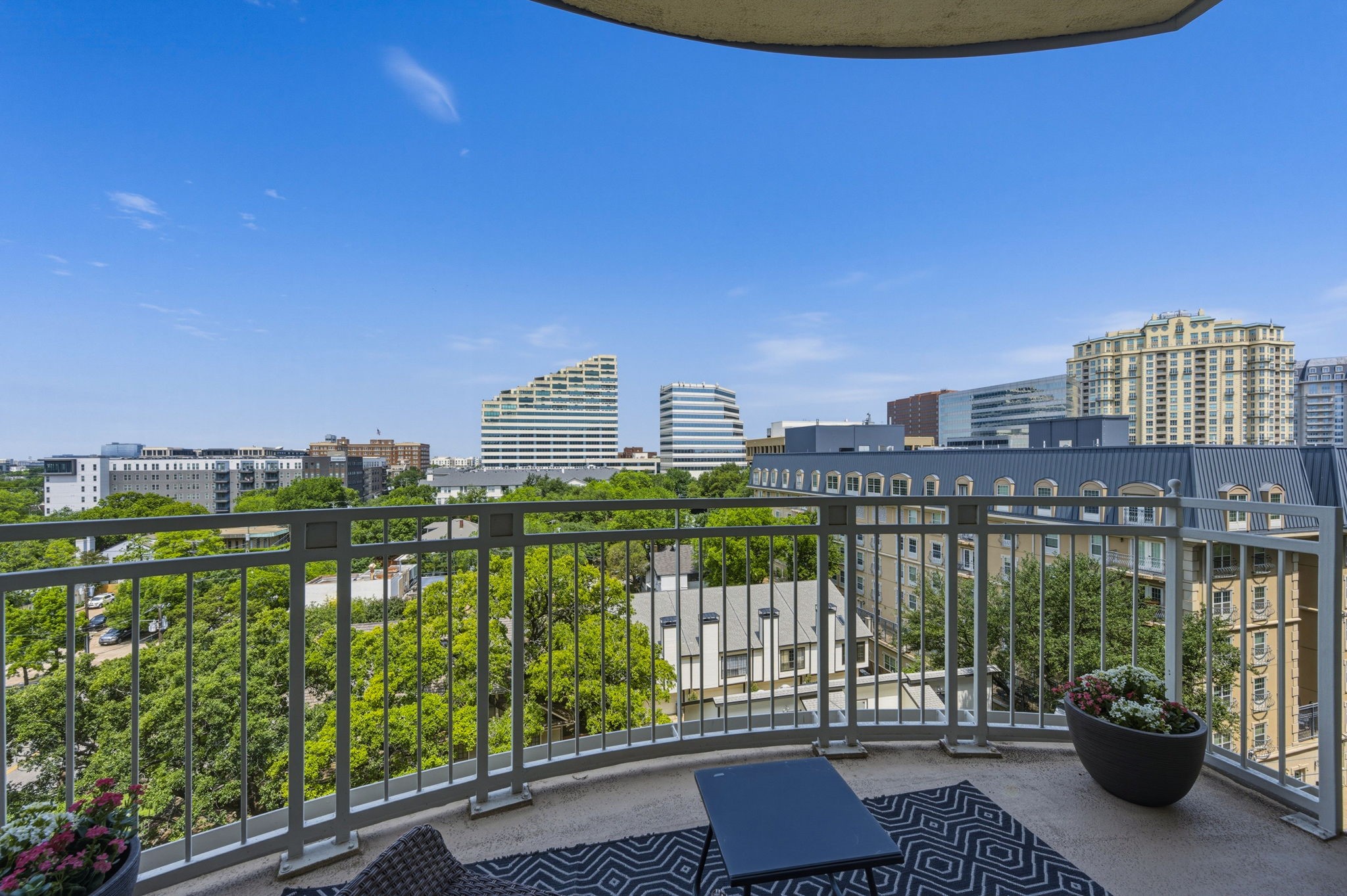 3225 Turtle Creek Boulevard 828