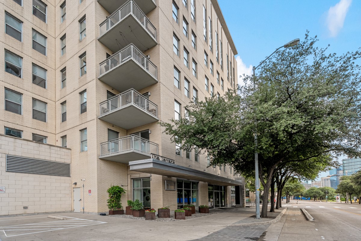 2323 N Houston Street 204