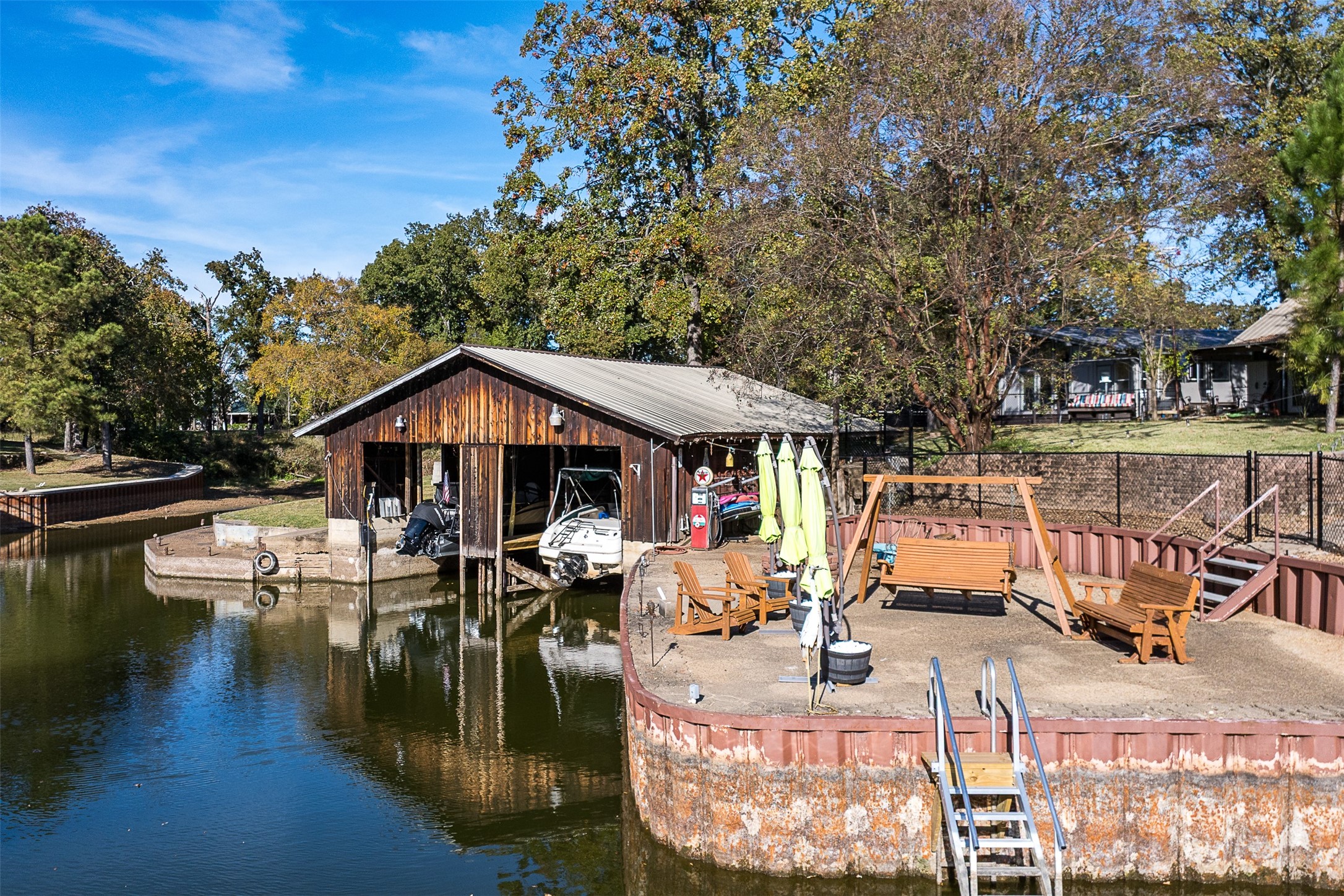 104 Oakcrest Court