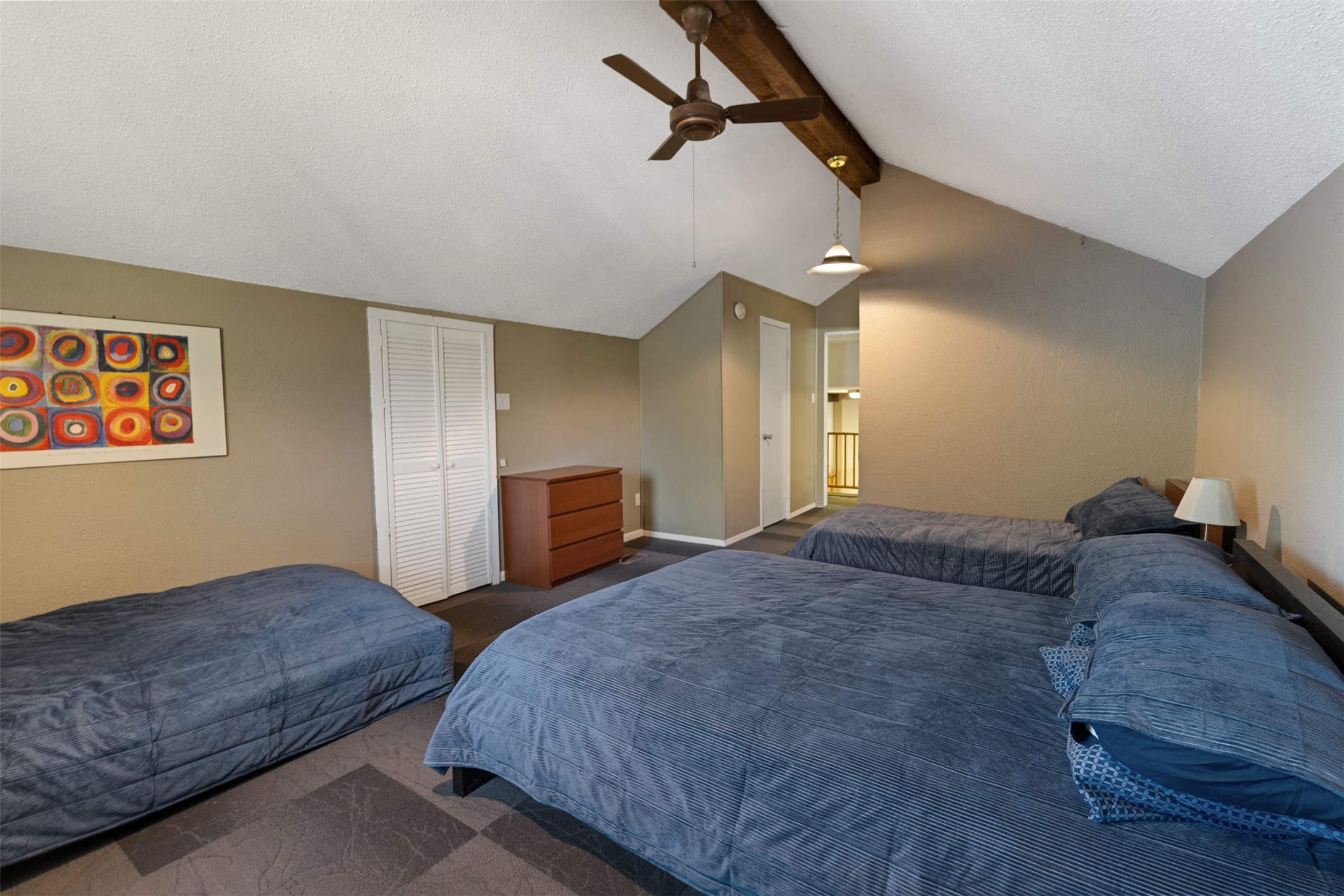 104 Oakcrest Court