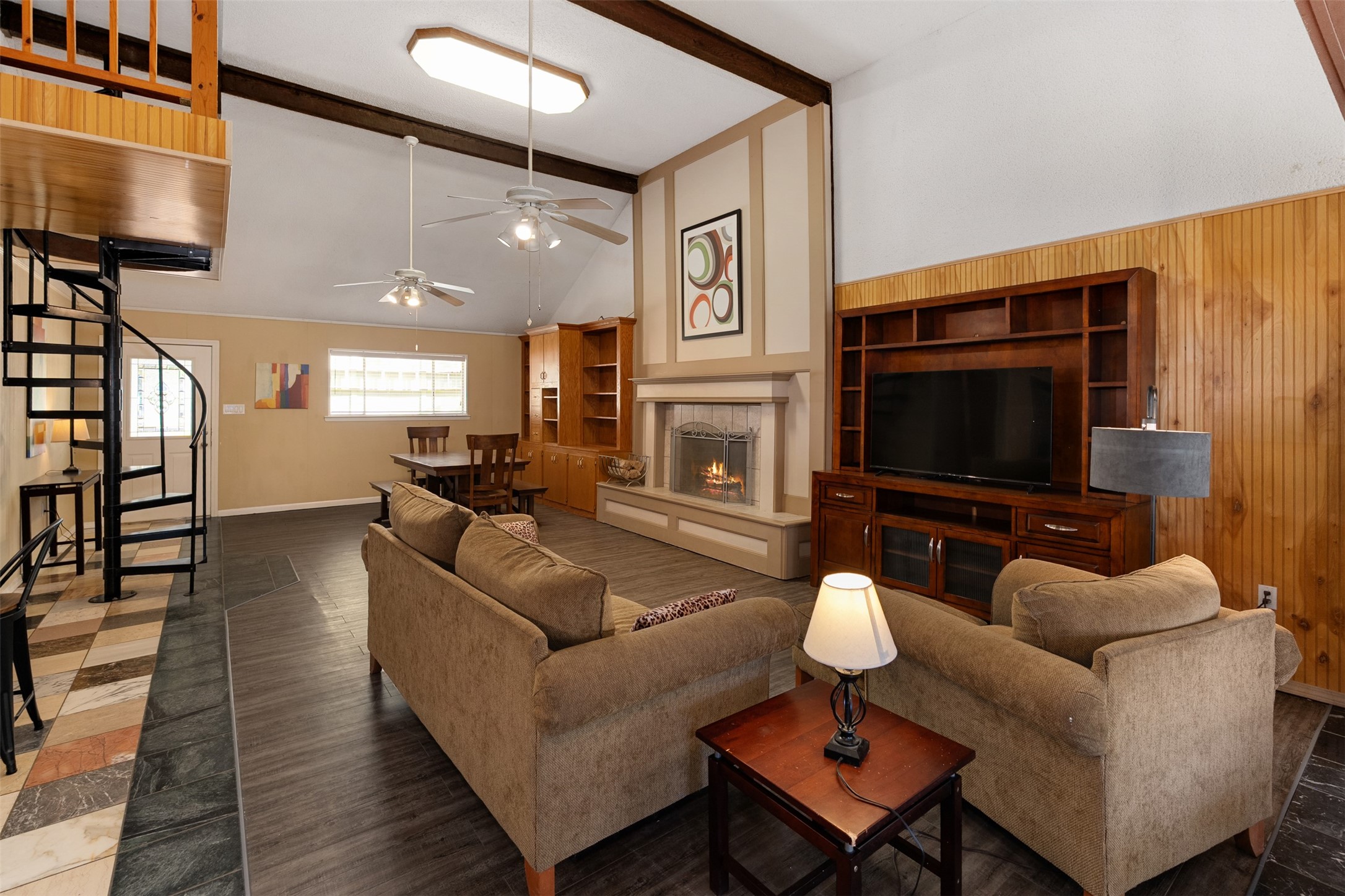 104 Oakcrest Court