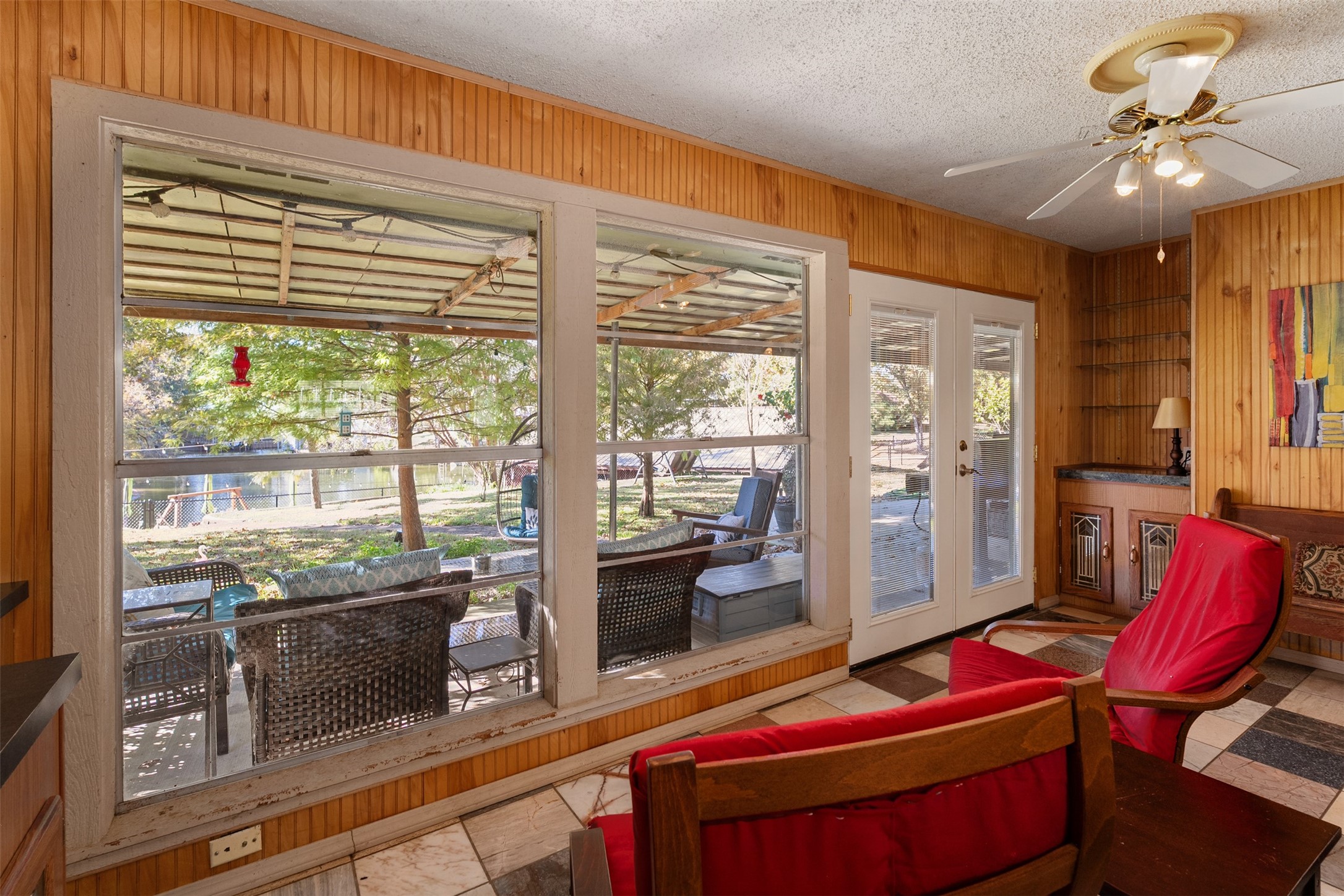 104 Oakcrest Court