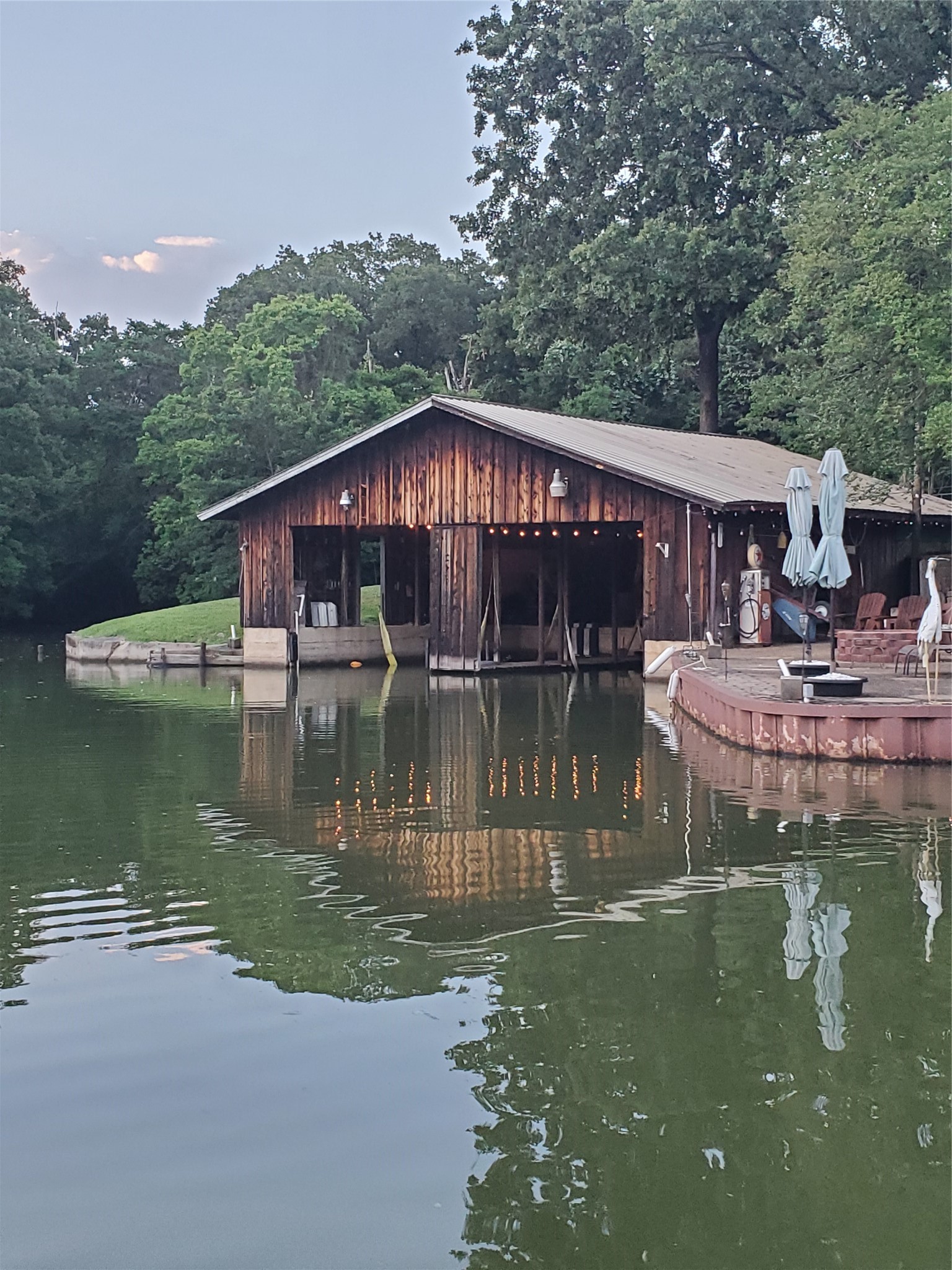 104 Oakcrest Court