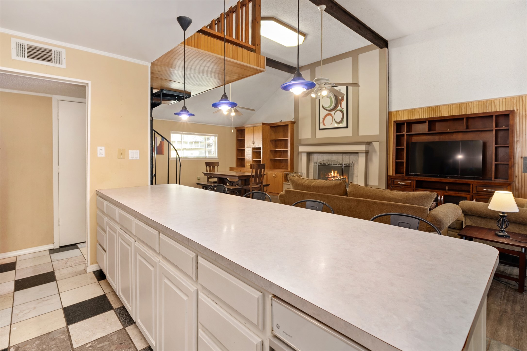 104 Oakcrest Court