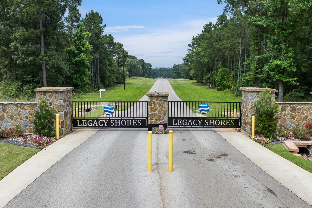 3168 Shadow Pine Drive