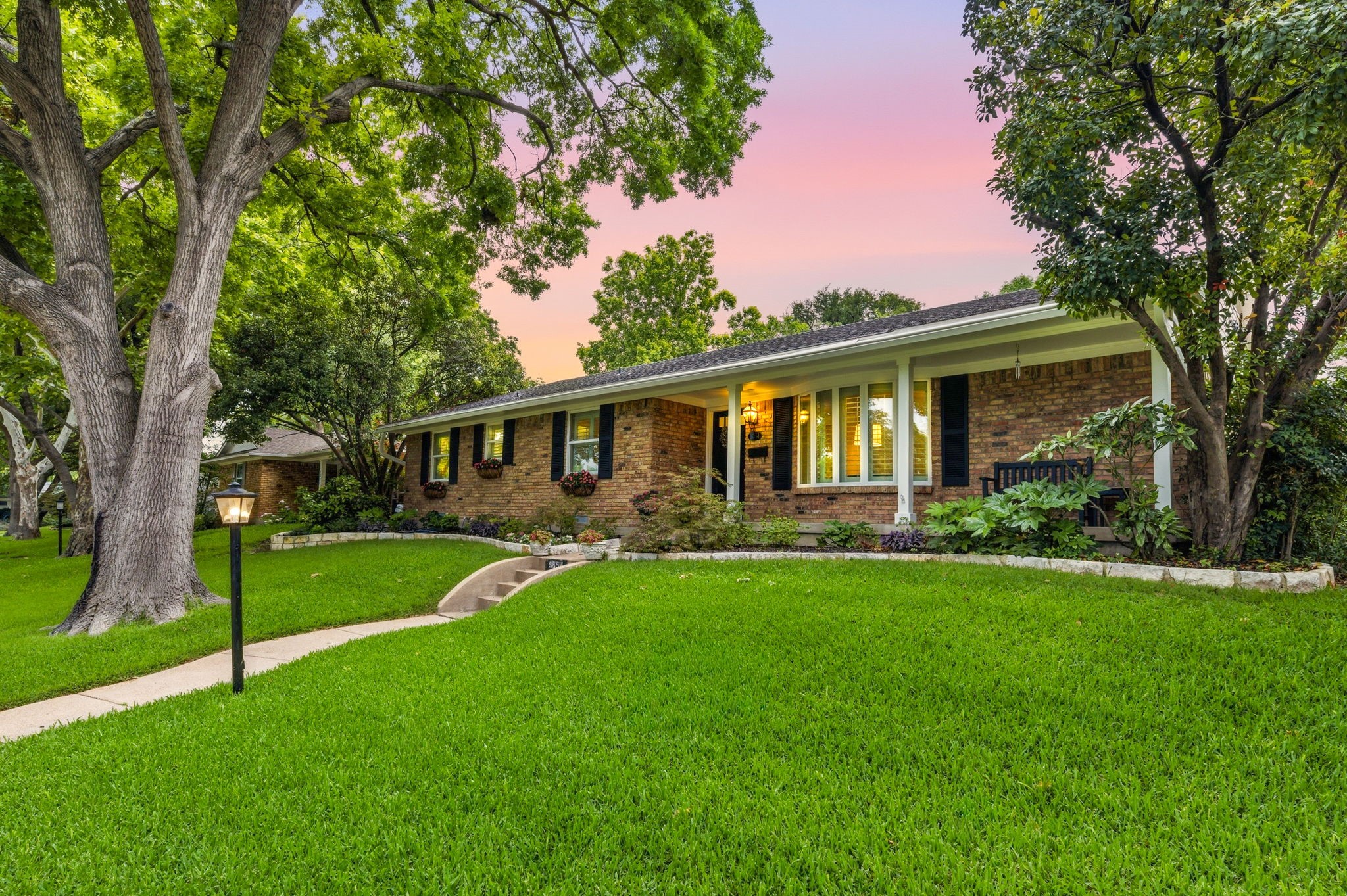 9854 Broken Bow Road