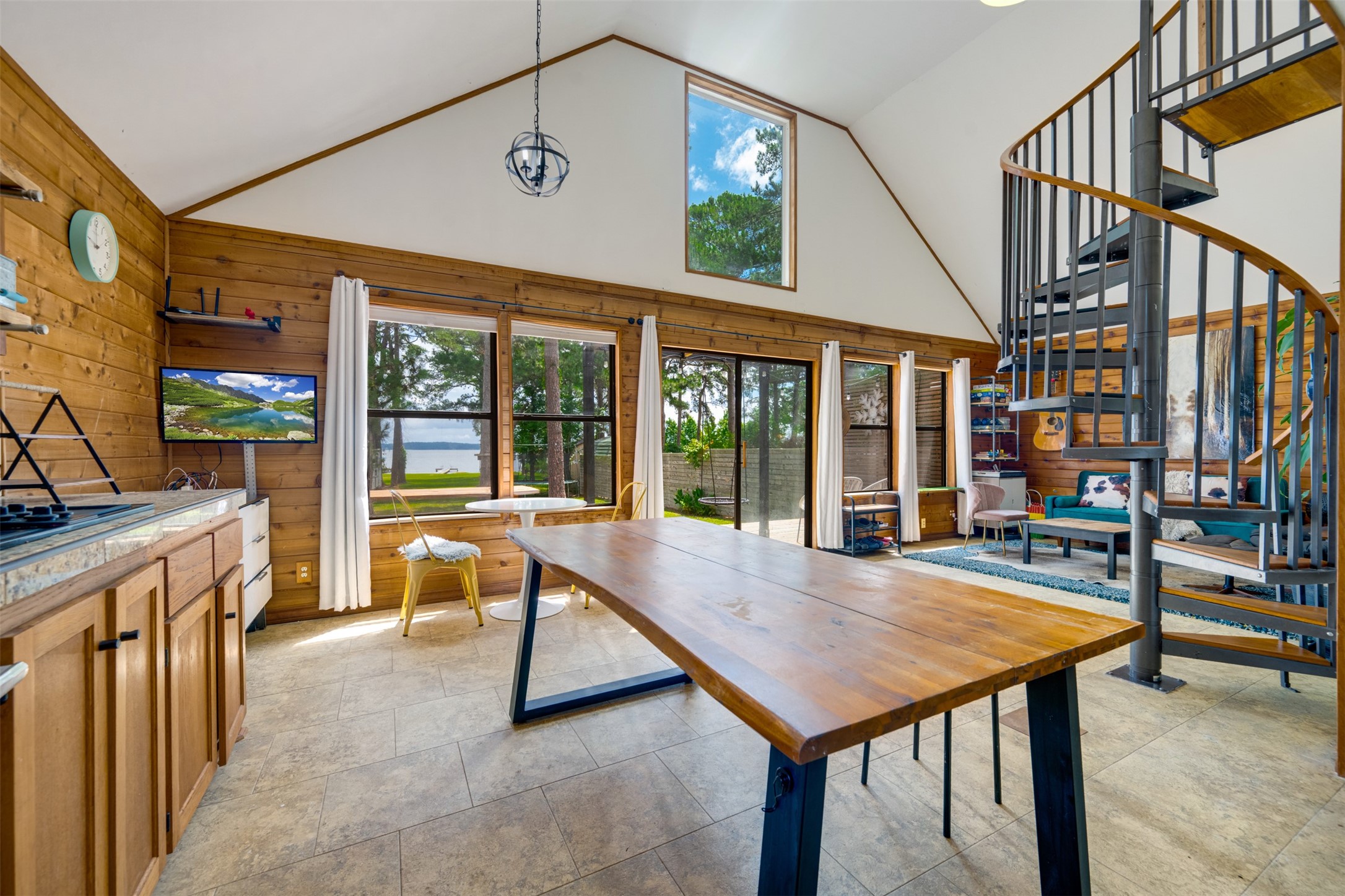 4737 Sunrise Drive