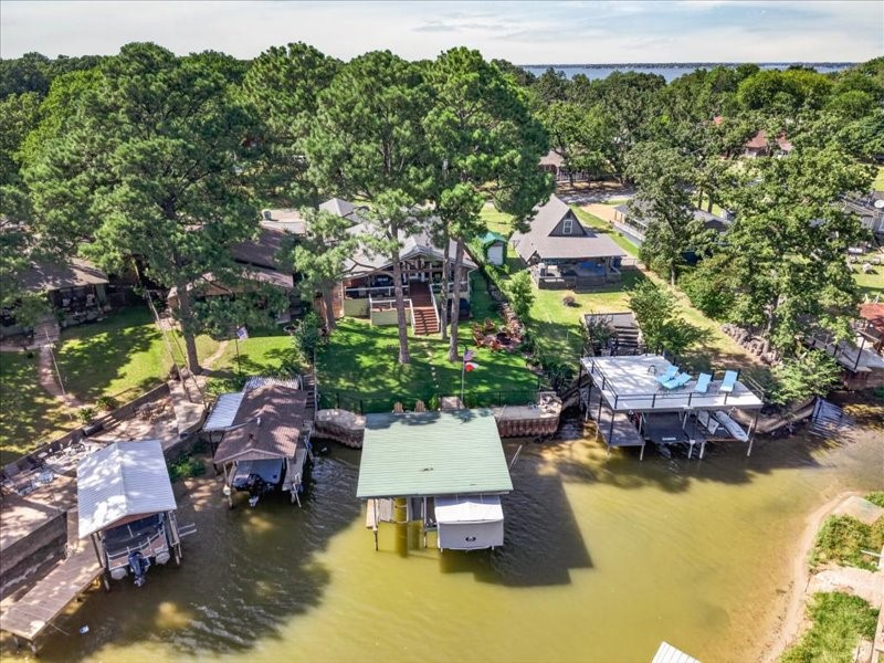 1805 Oak Shore Drive