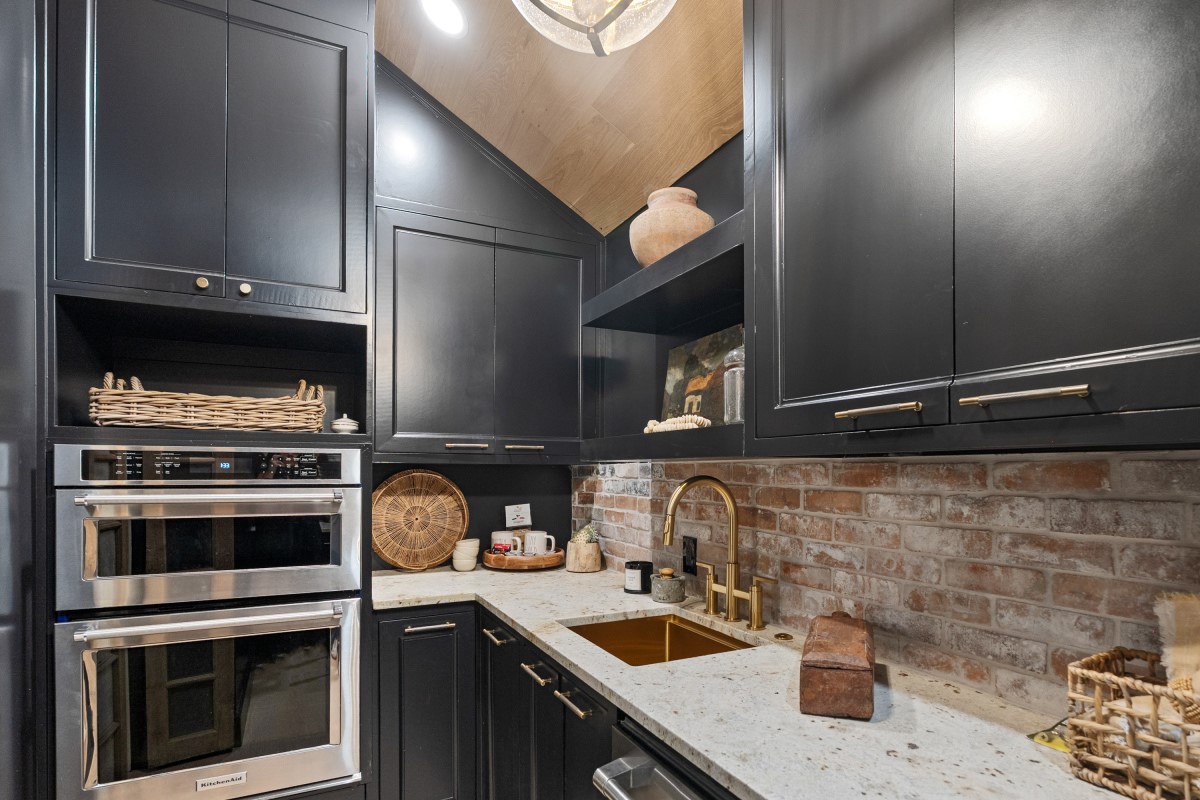 6515 Genstar Lane
