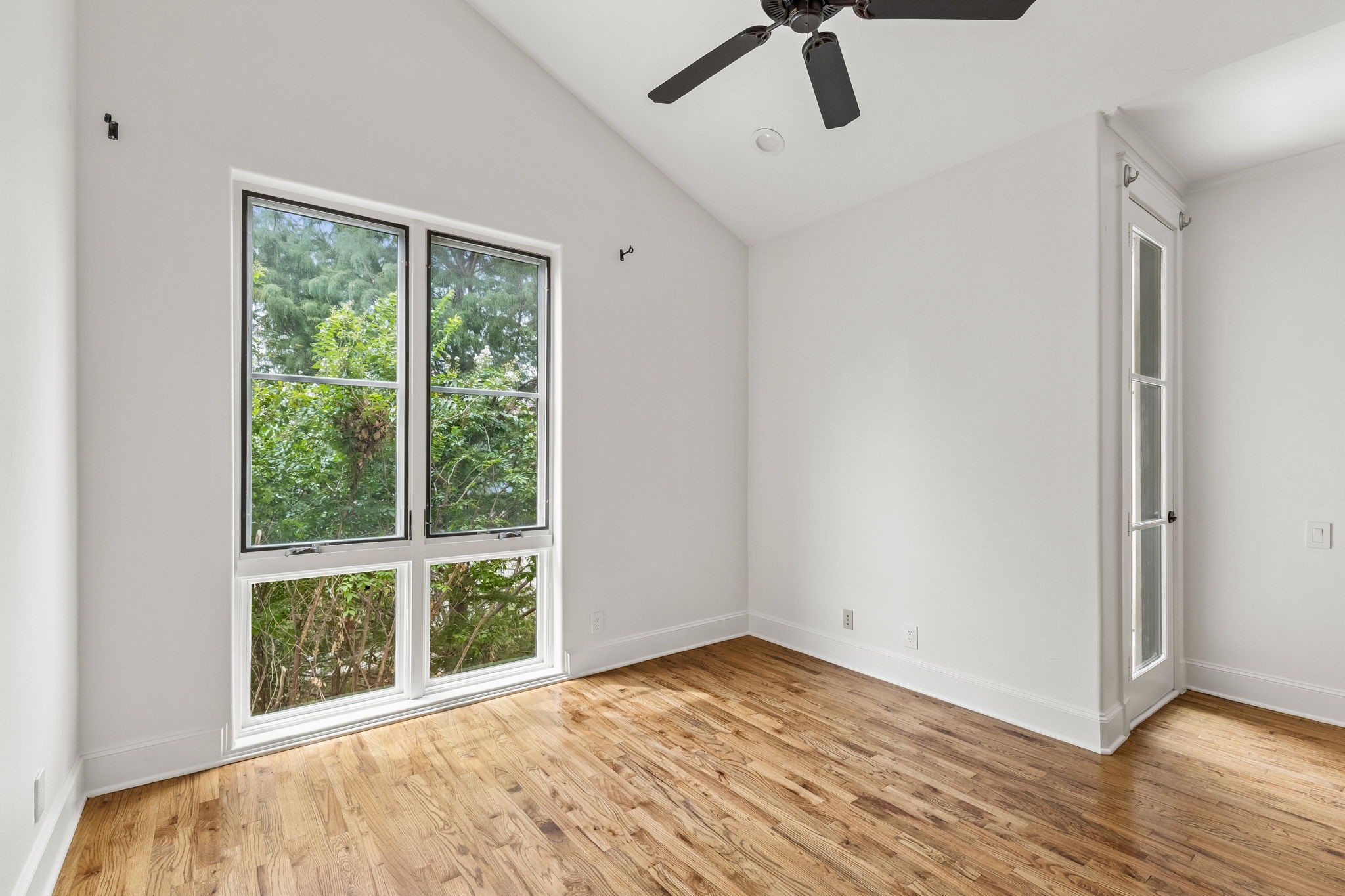 4406 Bowser Avenue 2