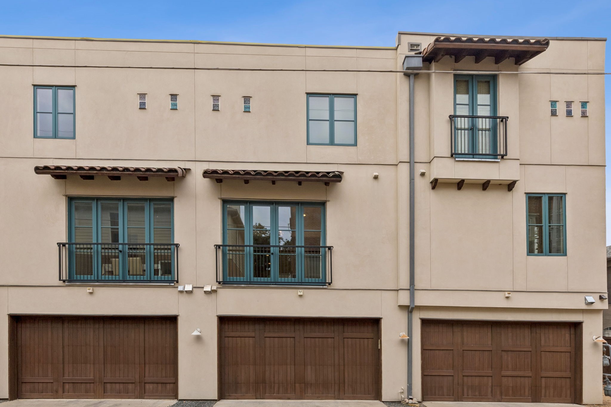 4406 Bowser Avenue 2
