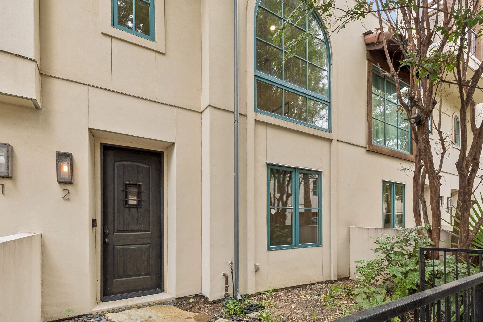 4406 Bowser Avenue 2