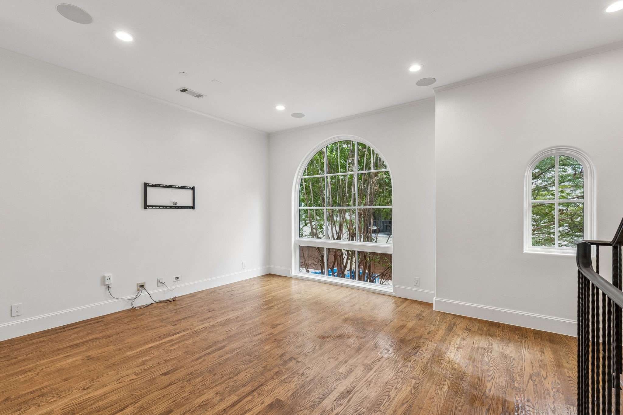 4406 Bowser Avenue 2
