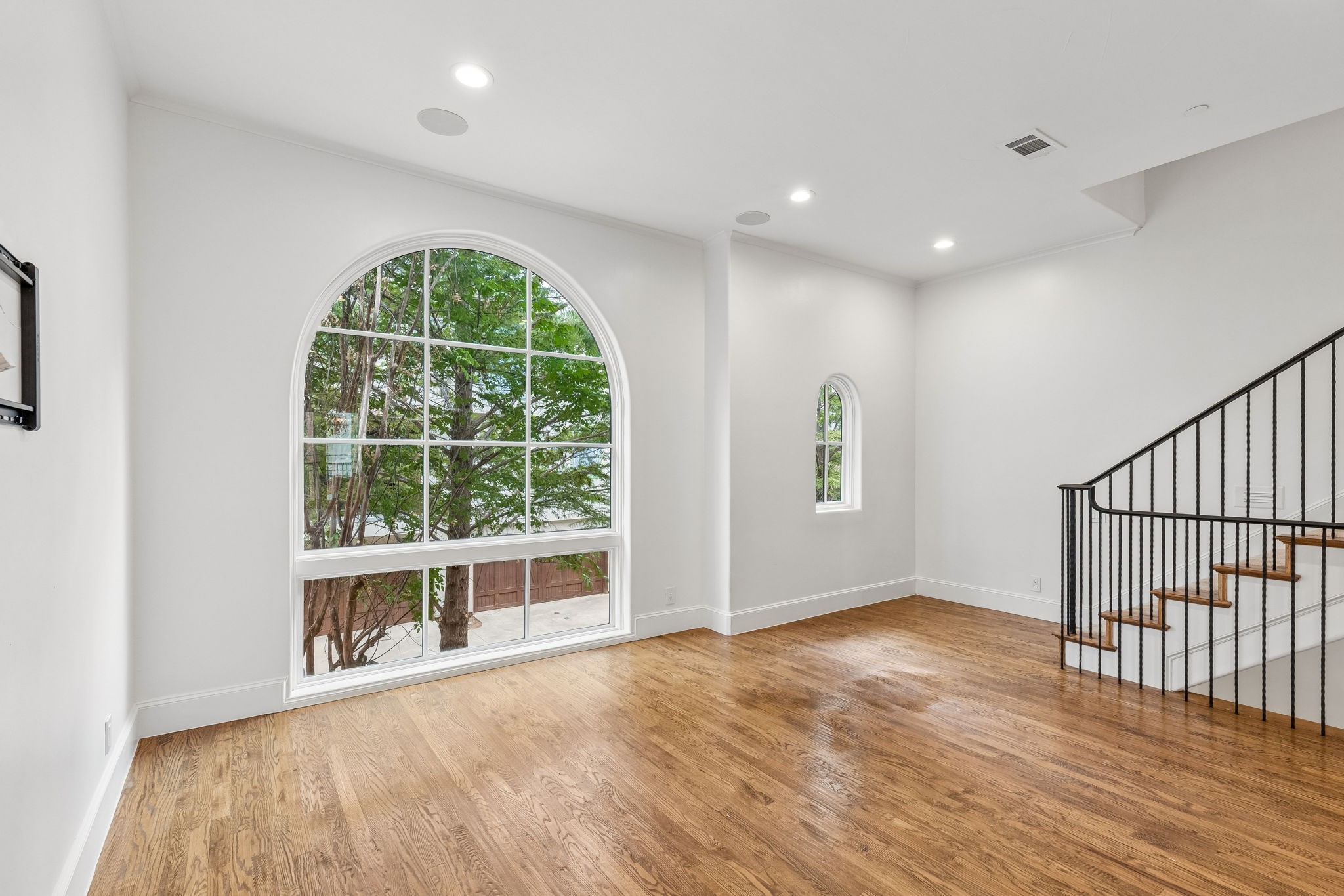 4406 Bowser Avenue 2