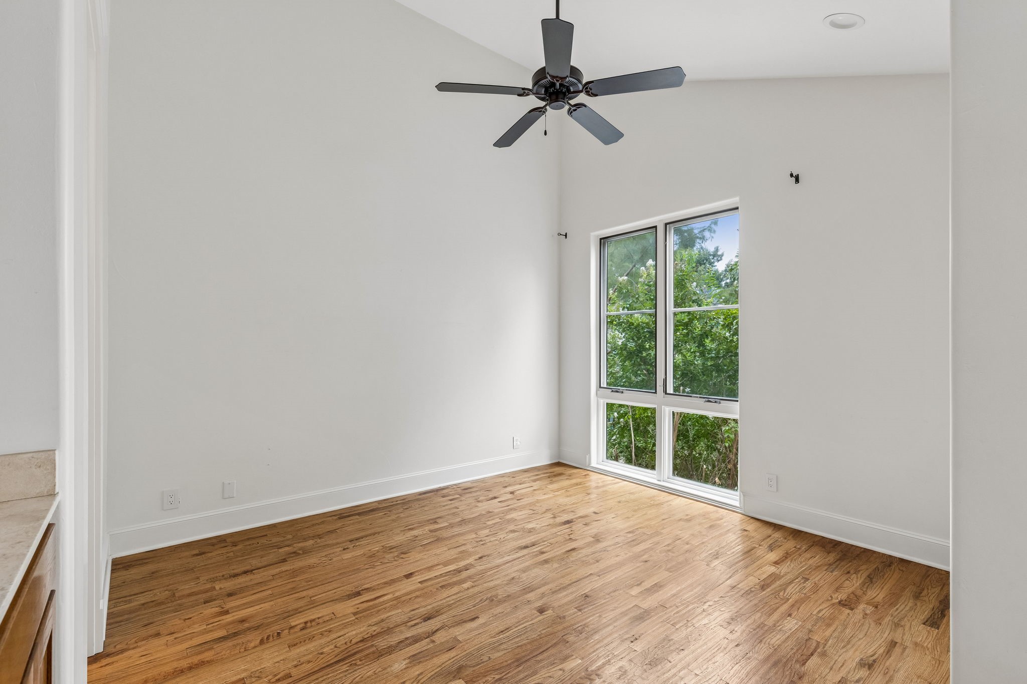 4406 Bowser Avenue 2