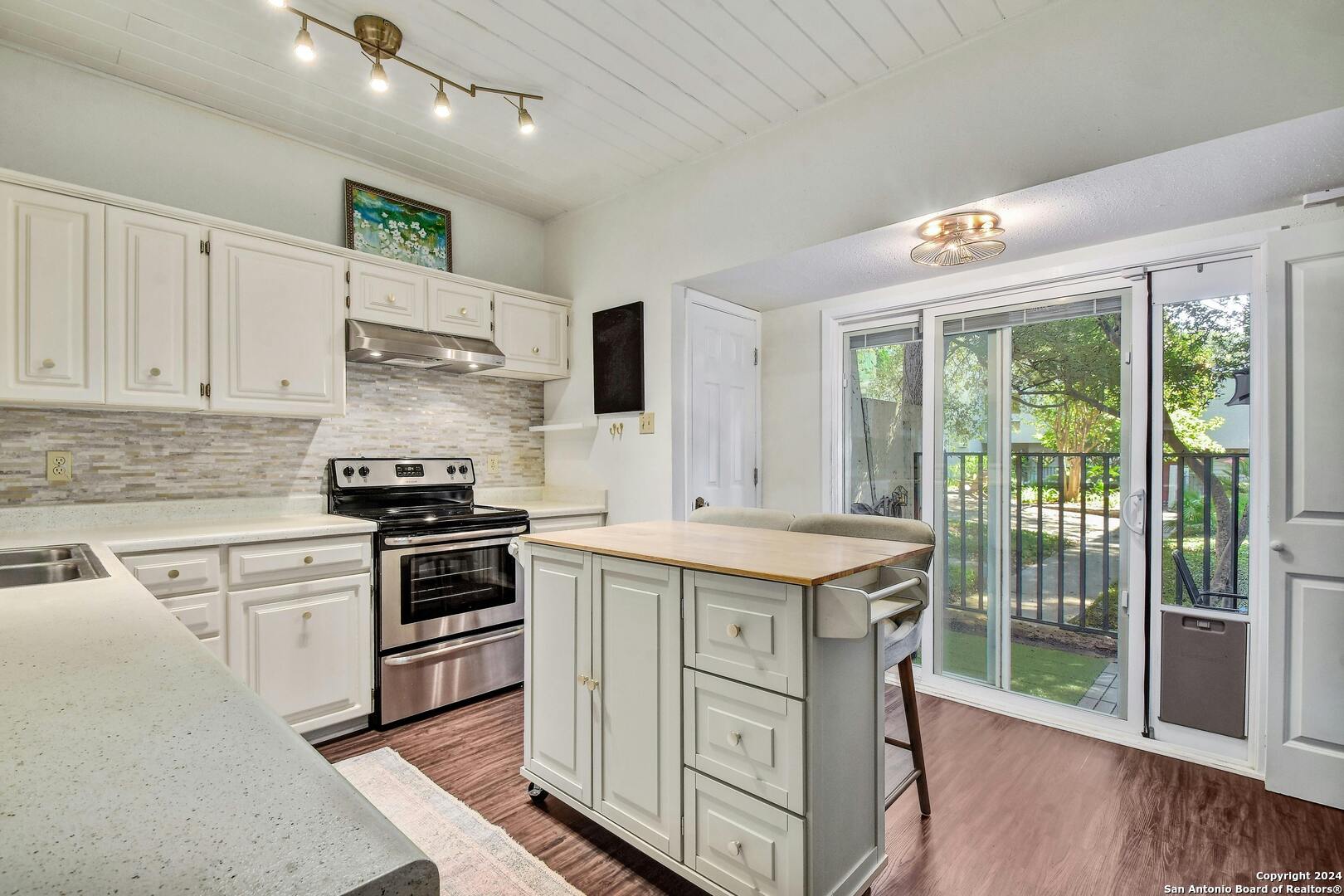 3102 EISENHAUER RD Unit: C-24