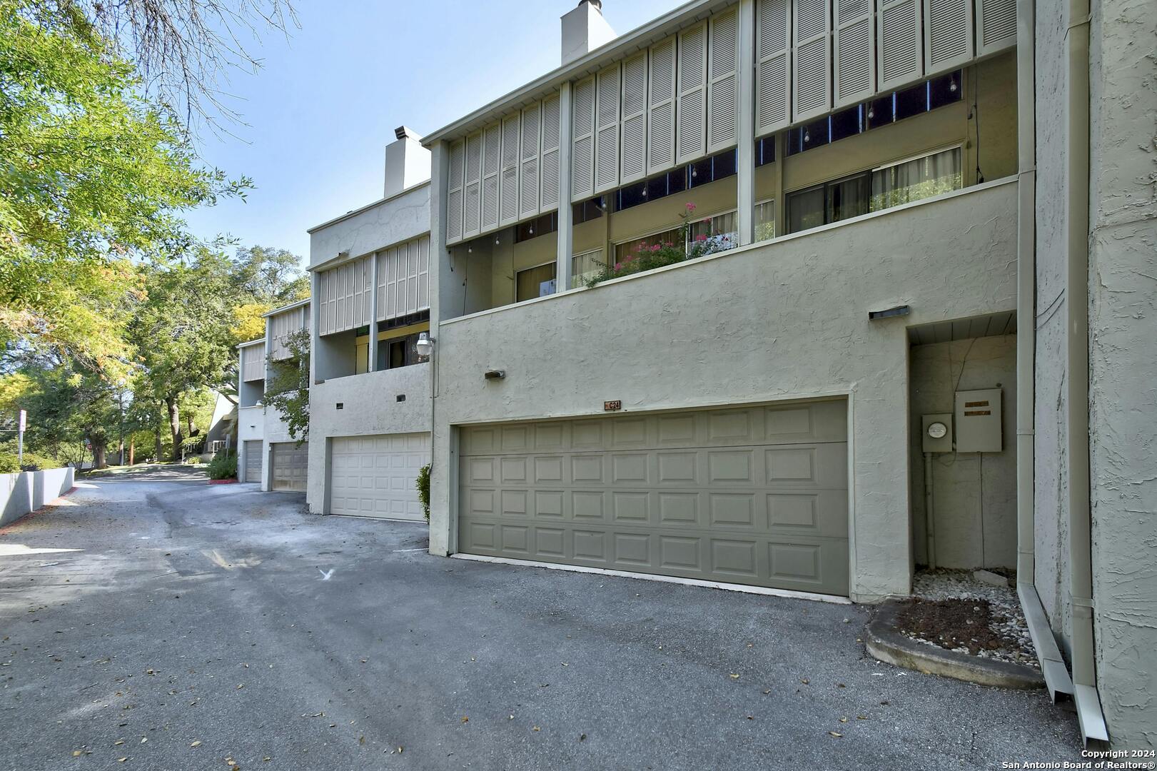 3102 EISENHAUER RD Unit: C-24