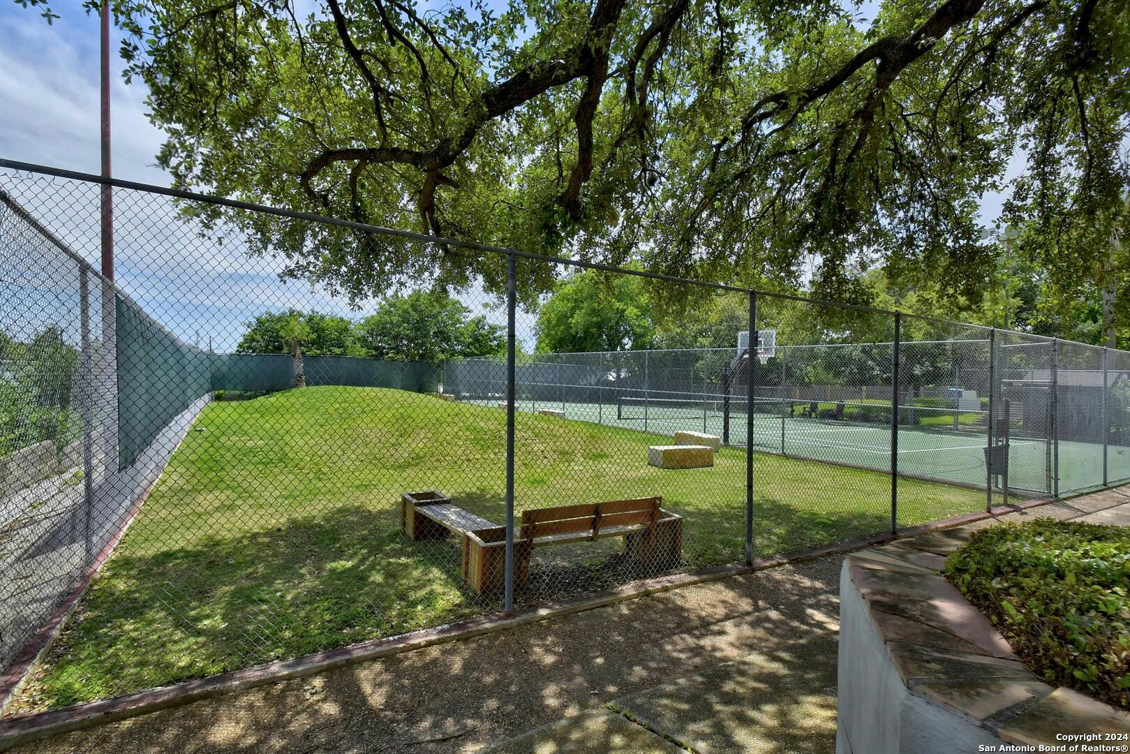 3102 EISENHAUER RD Unit: C-24