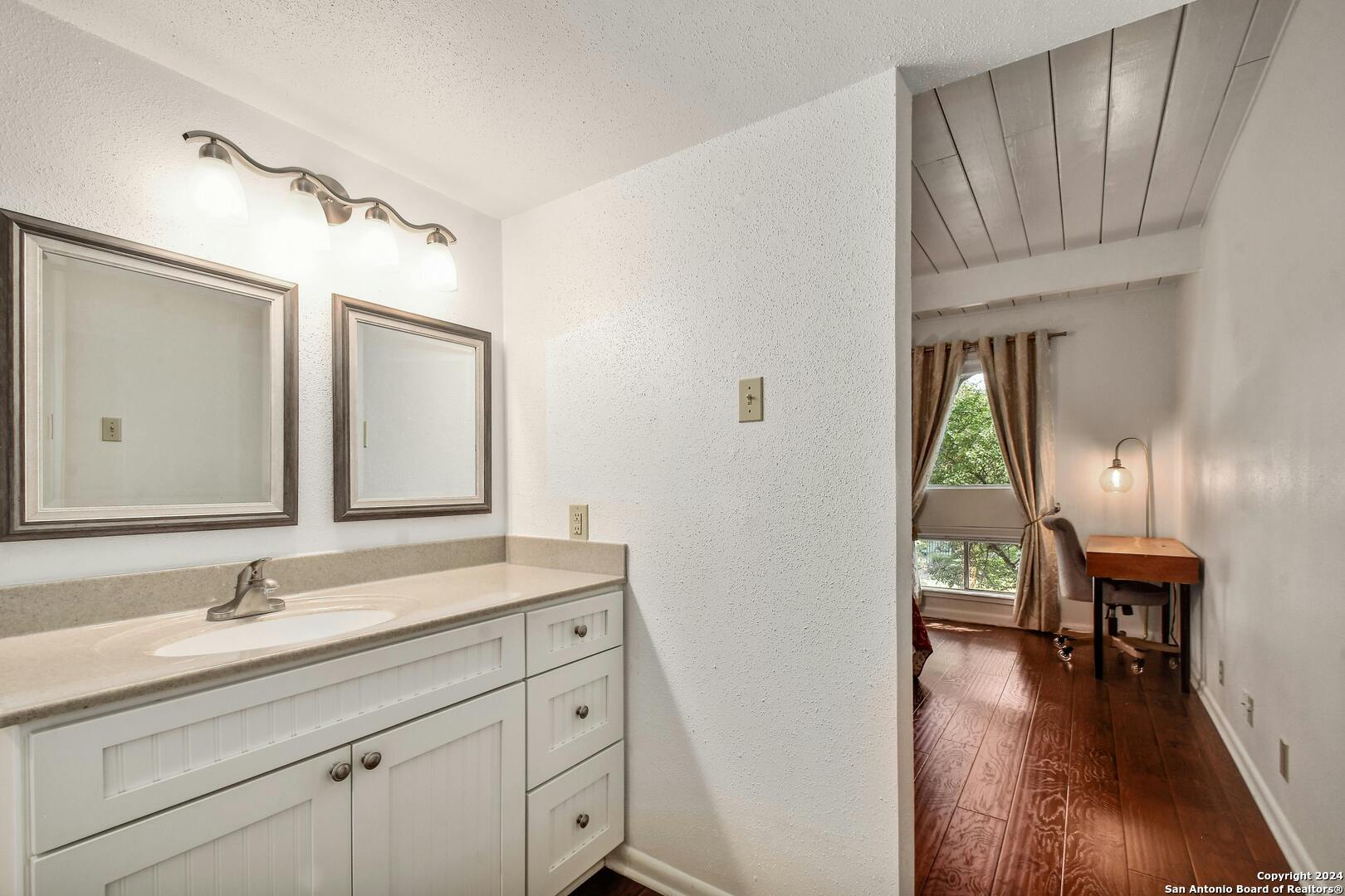 3102 EISENHAUER RD Unit: C-24