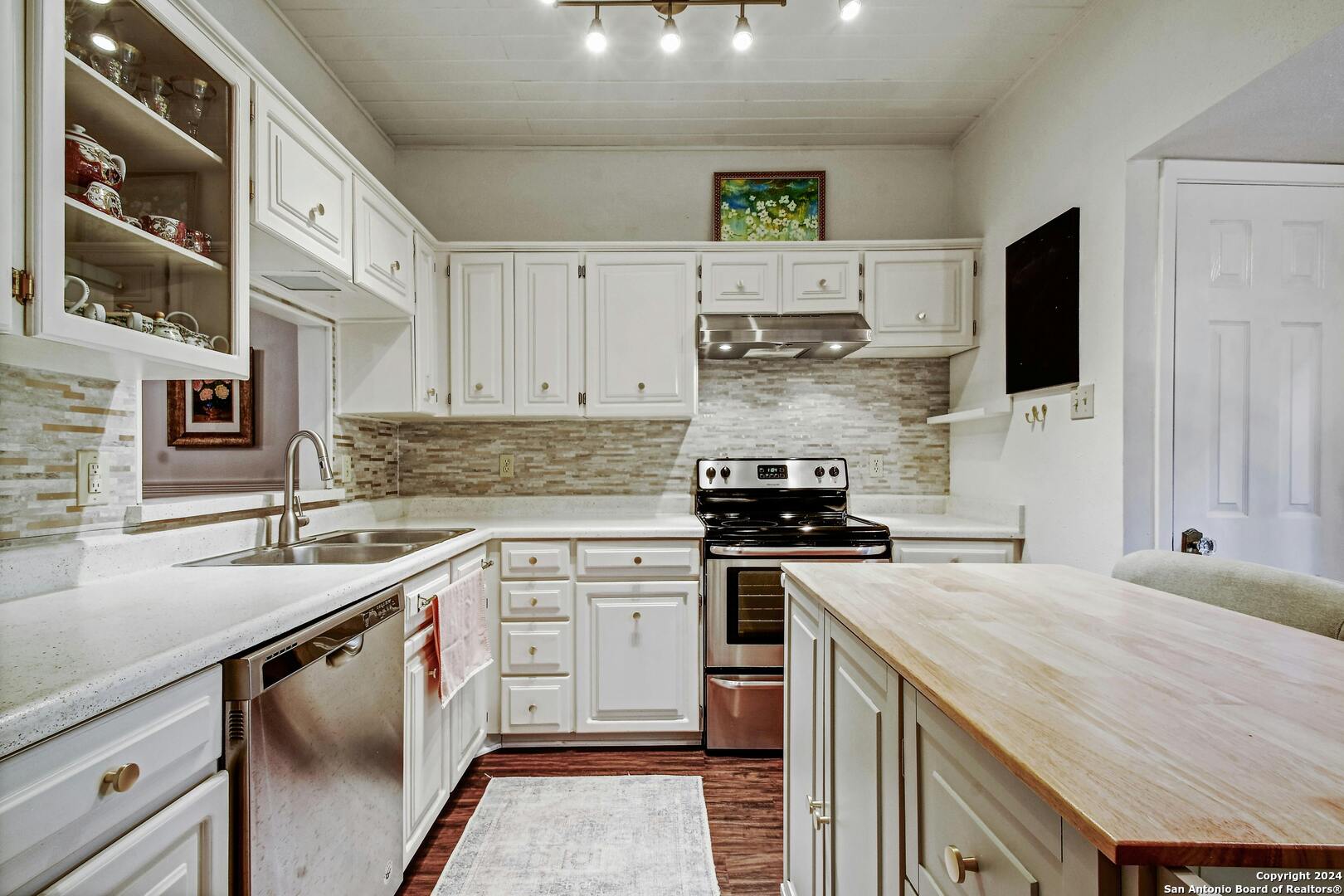 3102 EISENHAUER RD Unit: C-24