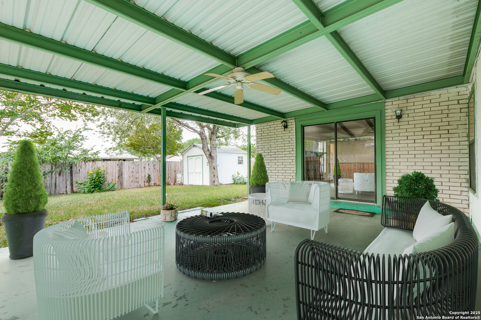 118 Elkins