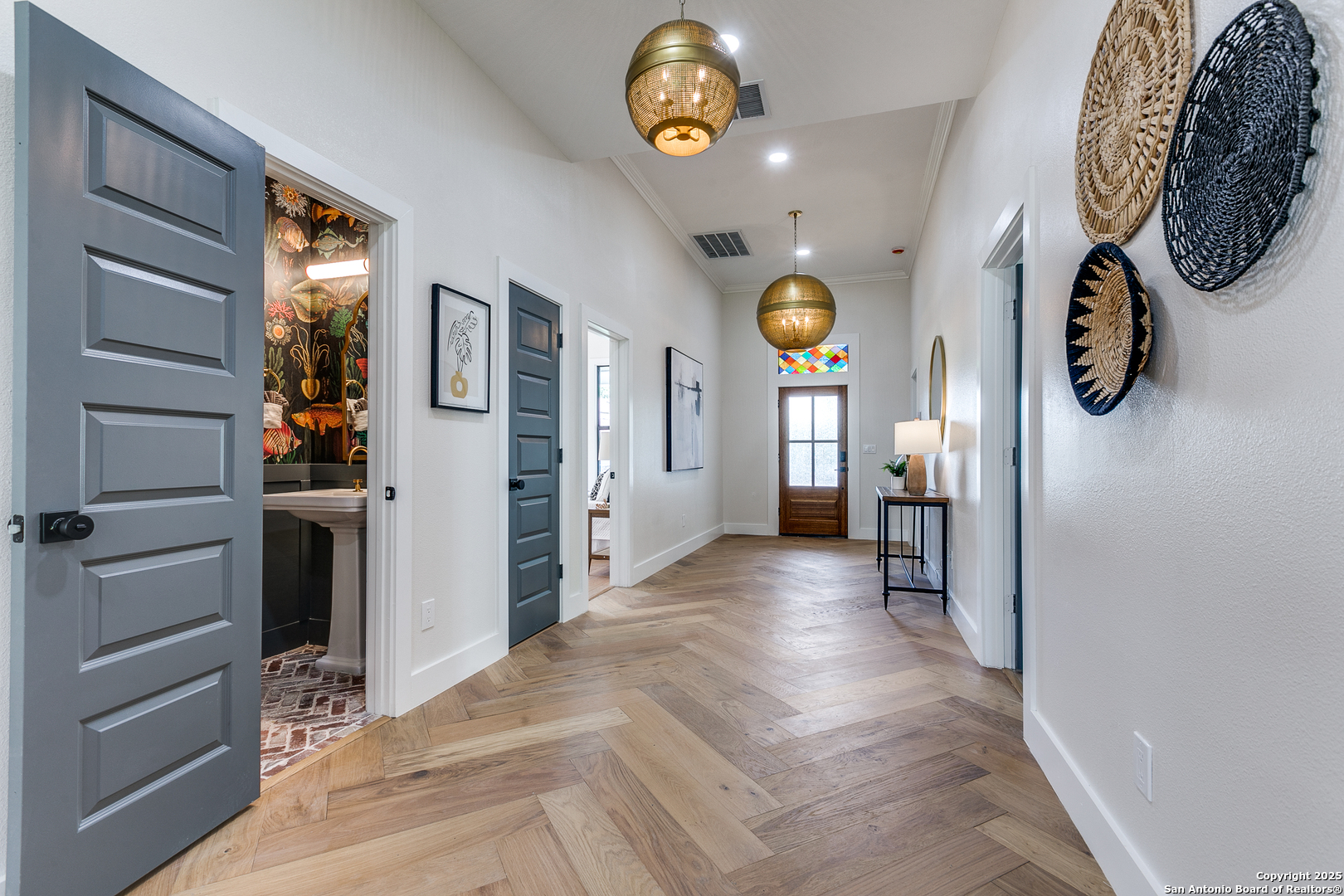 205 E Rische