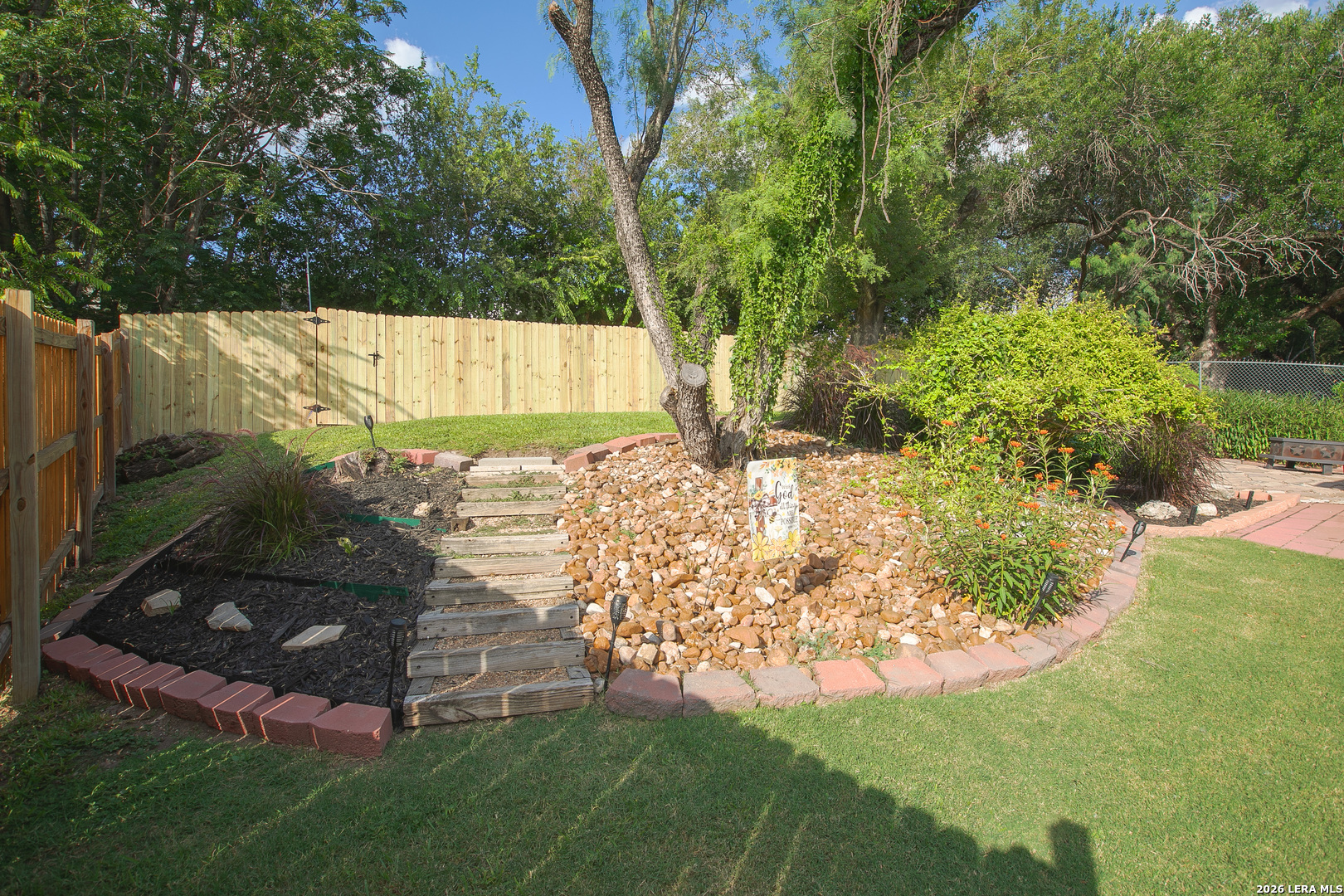 5927 Forest RDG