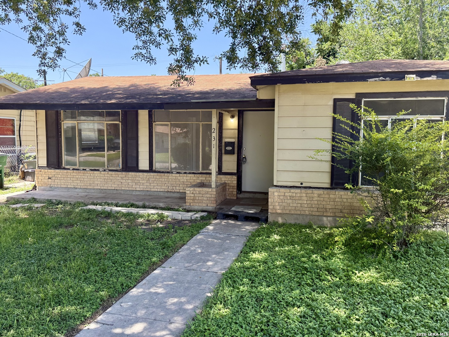231 W Jewell