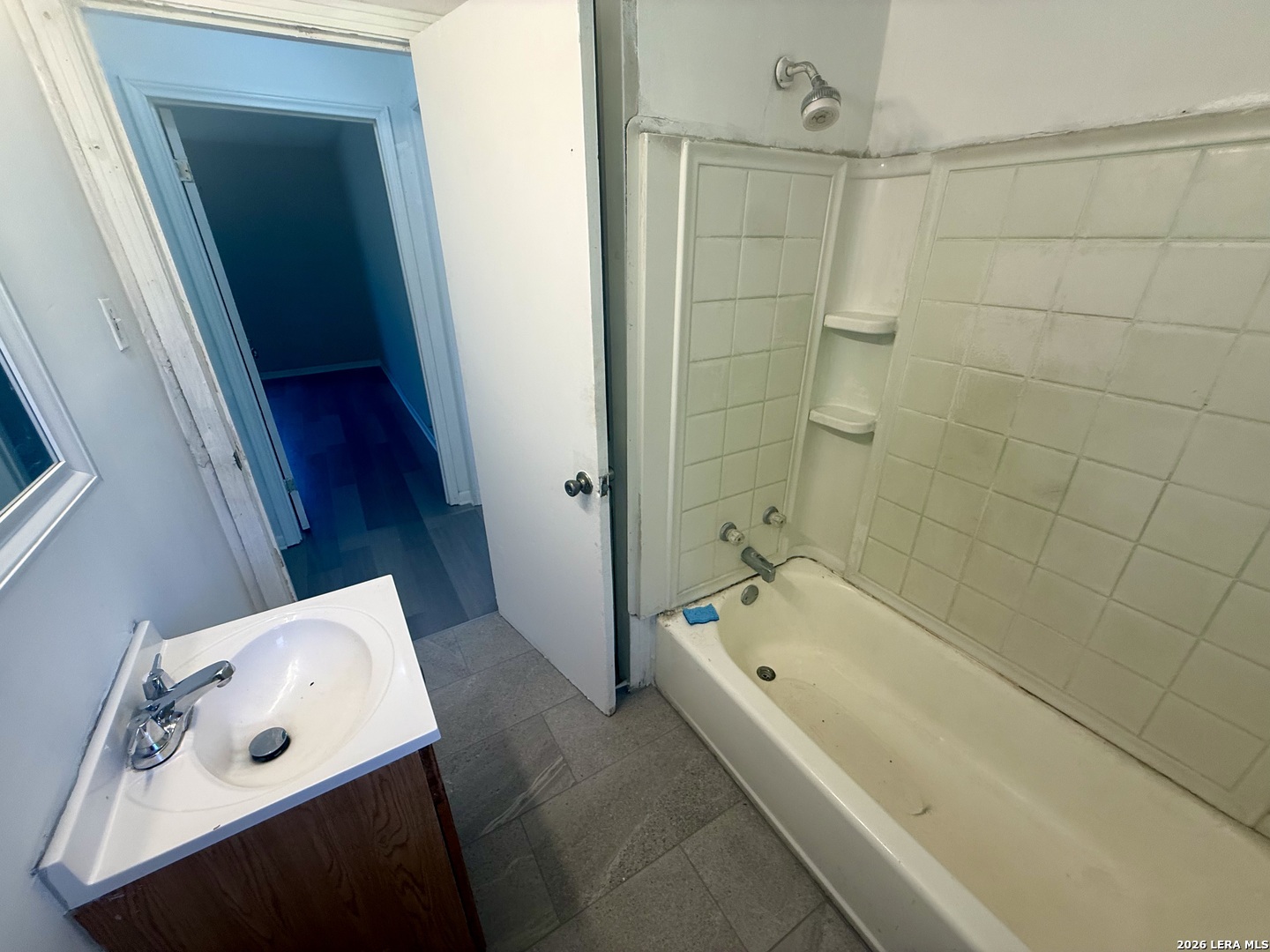 231 W Jewell