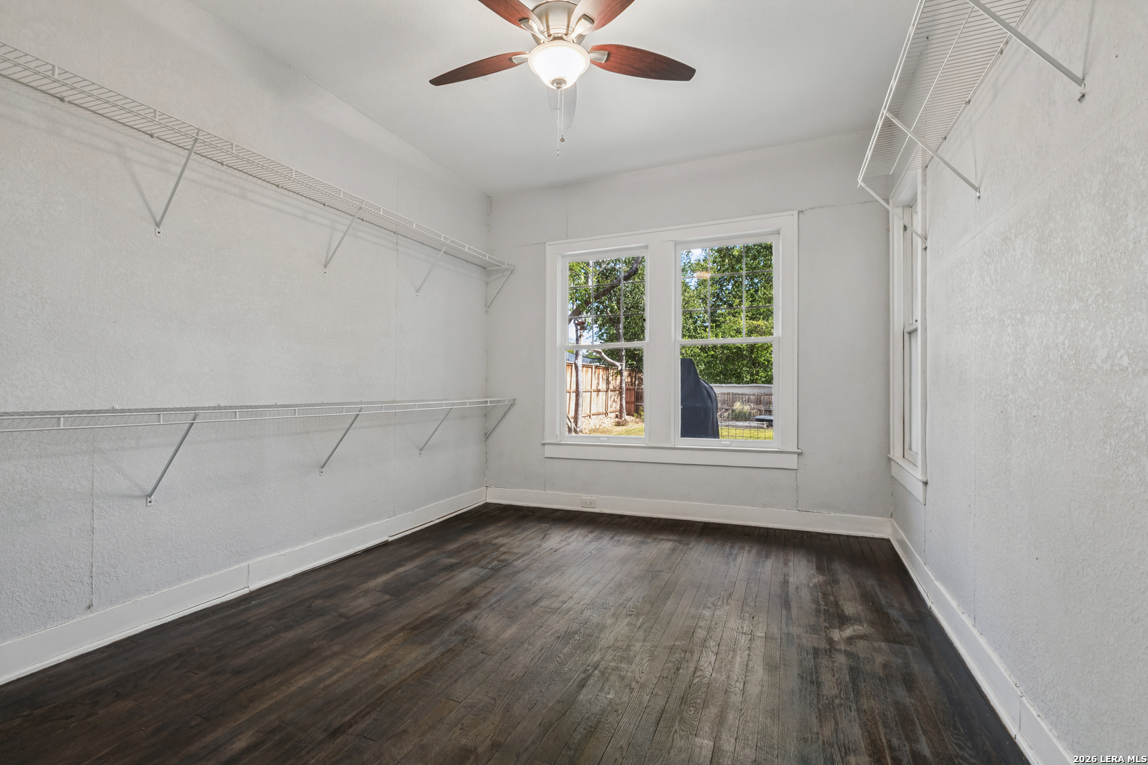 830 E Erie Ave