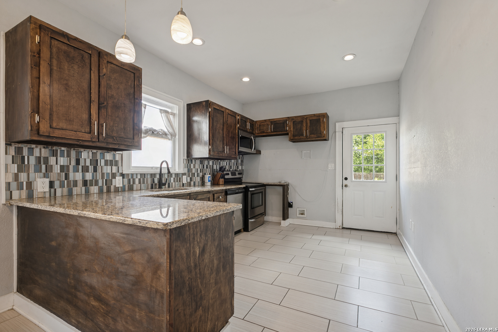 830 E Erie Ave