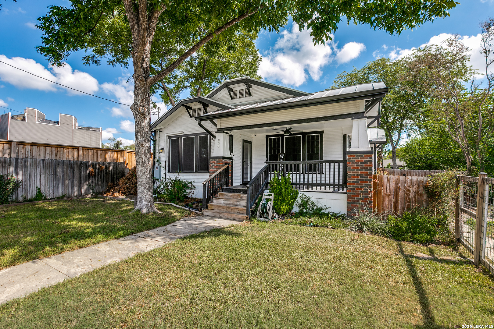830 E Erie Ave