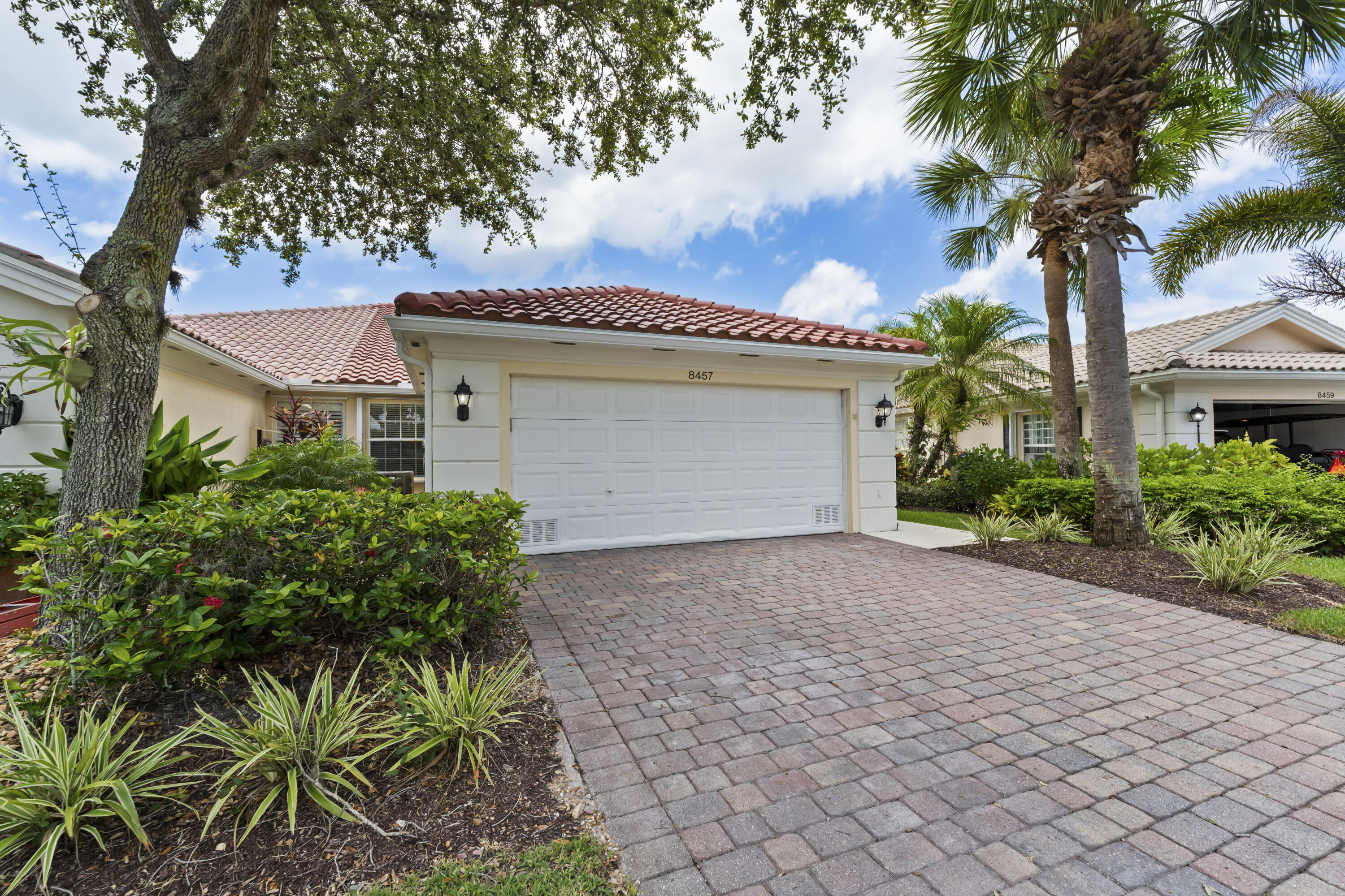 8457 SE Retreat Drive