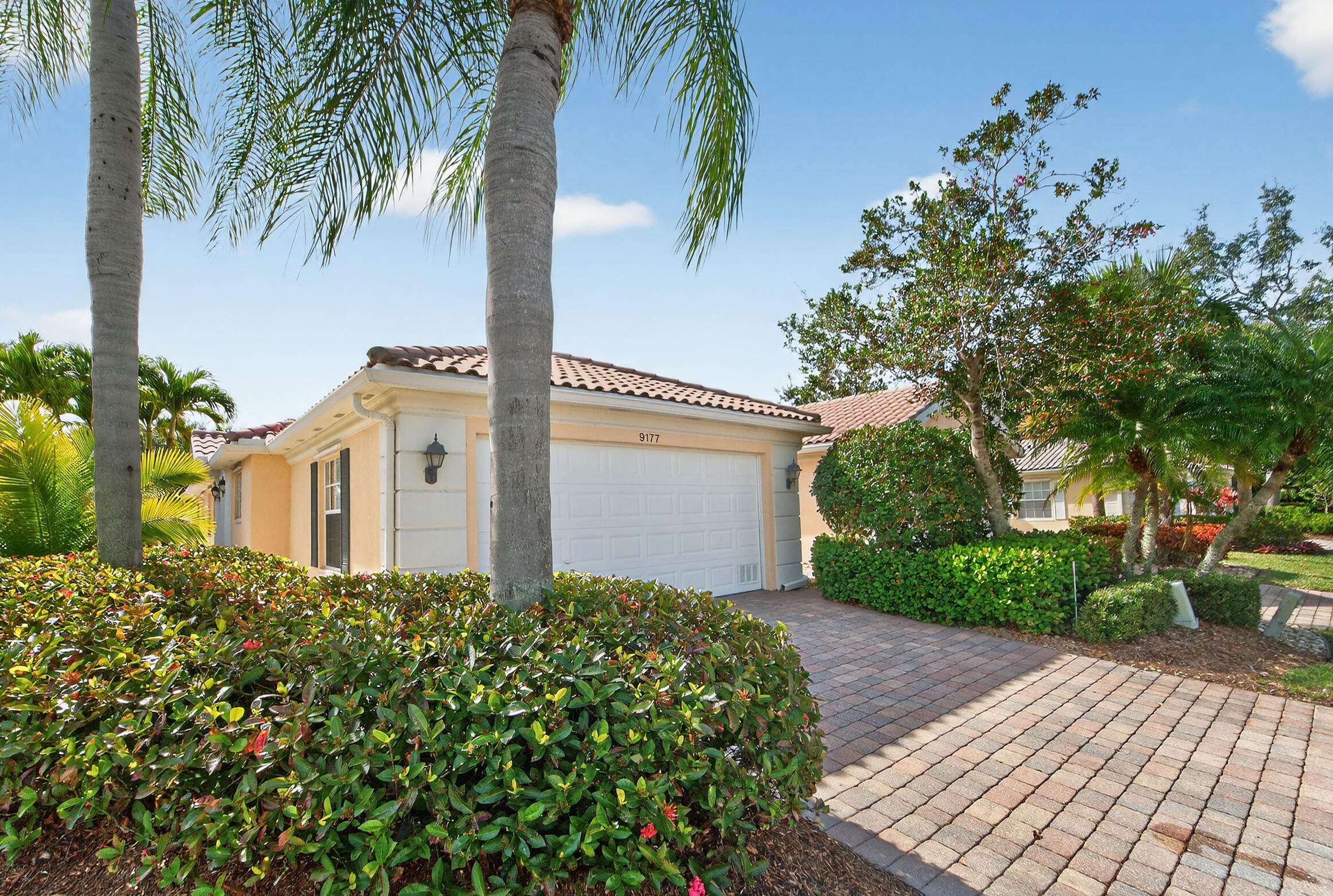 9177 SE Retreat Drive