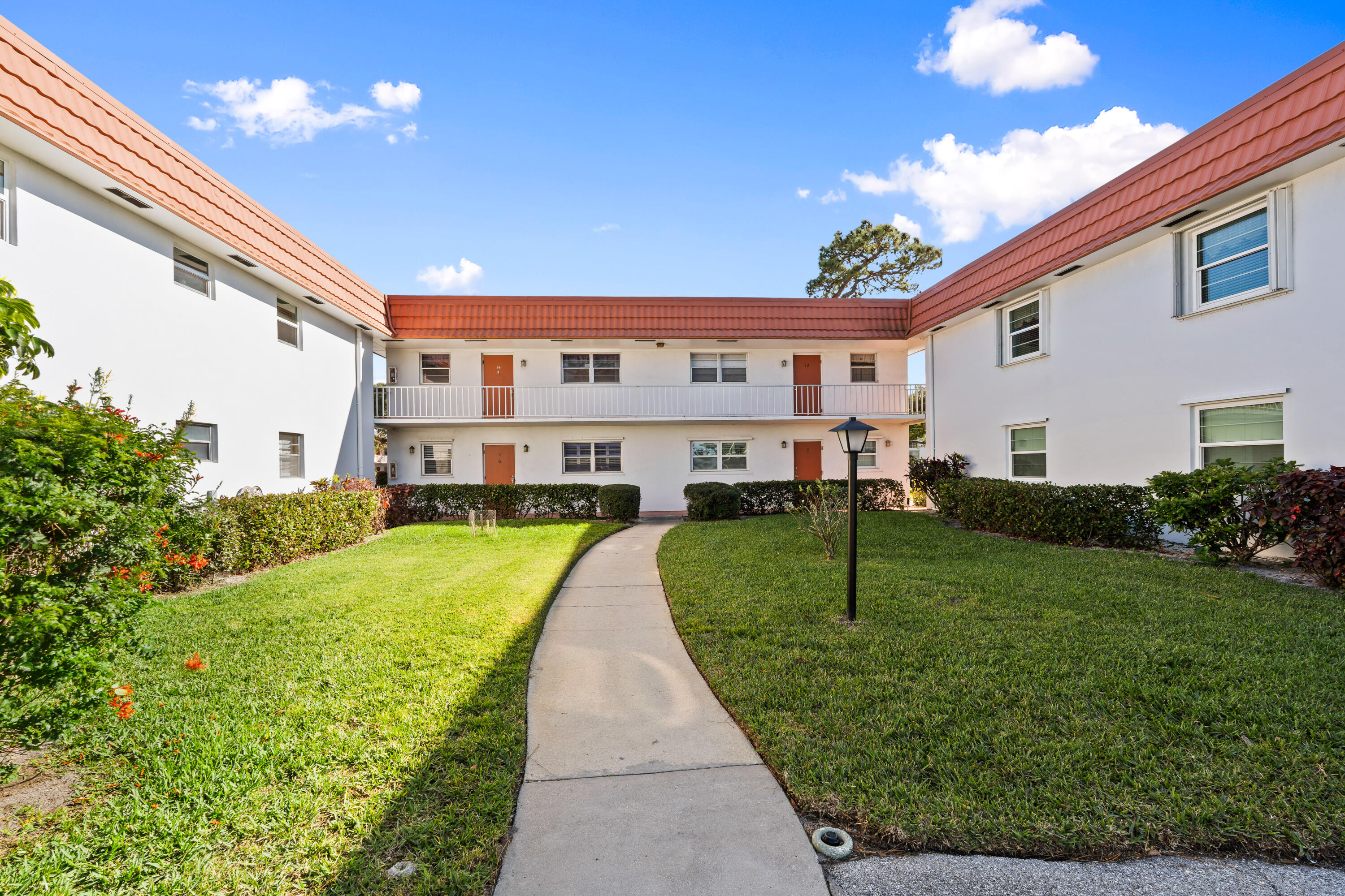 2600 SE Ocean Boulevard Jj-14