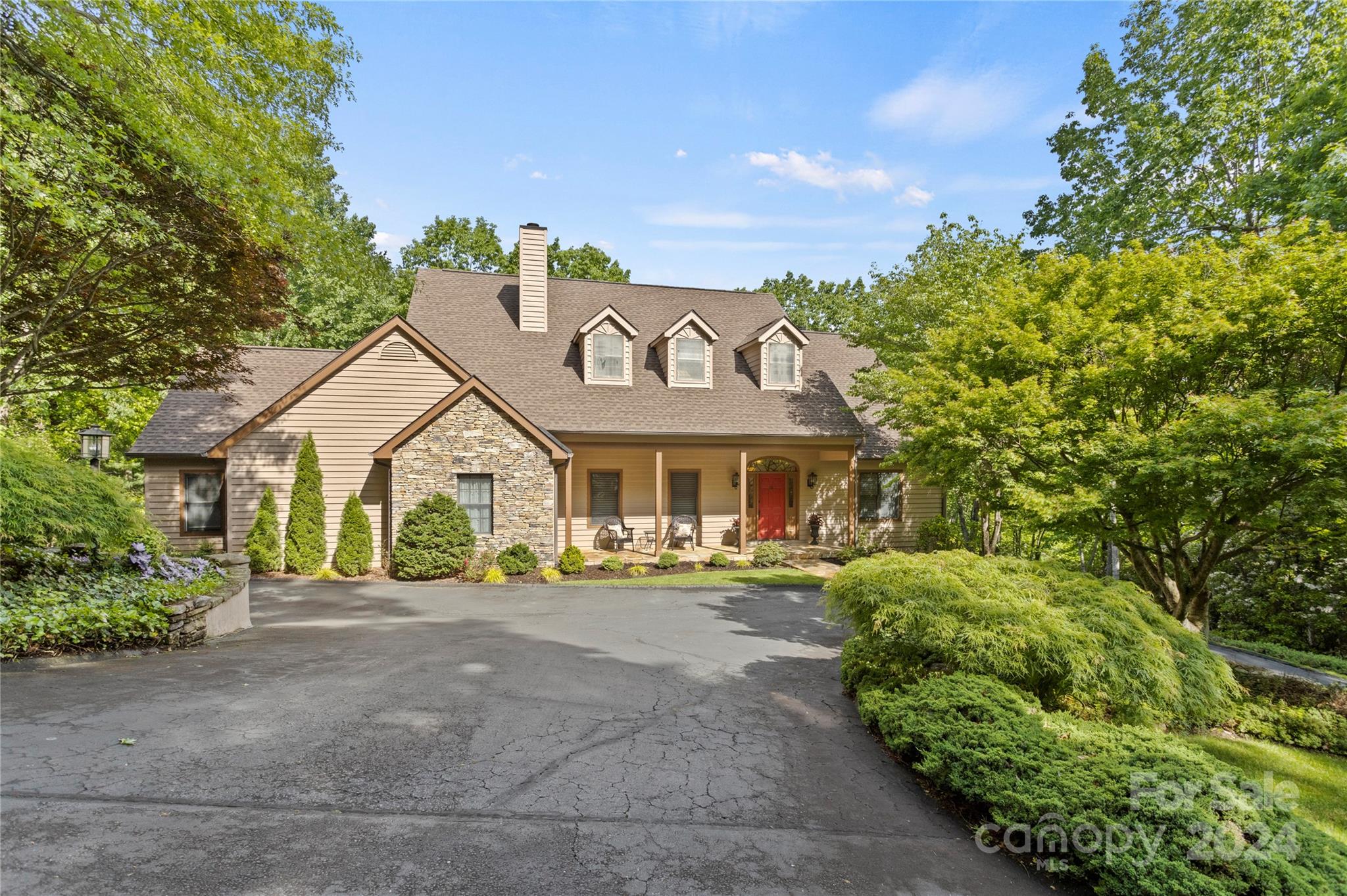 113 Woodglen Court