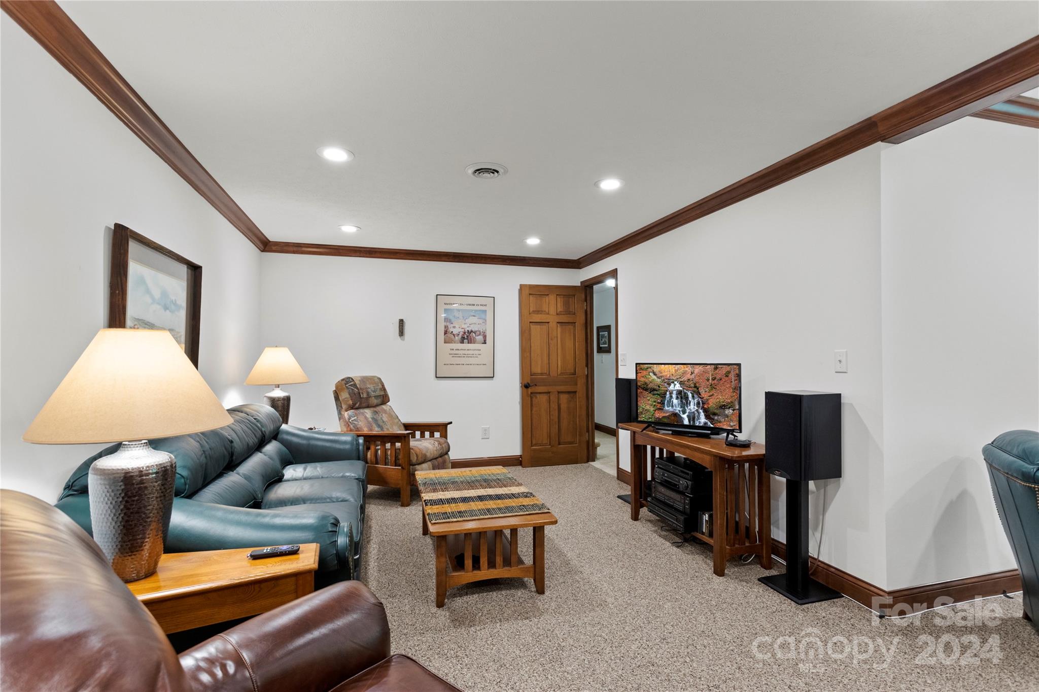 113 Woodglen Court
