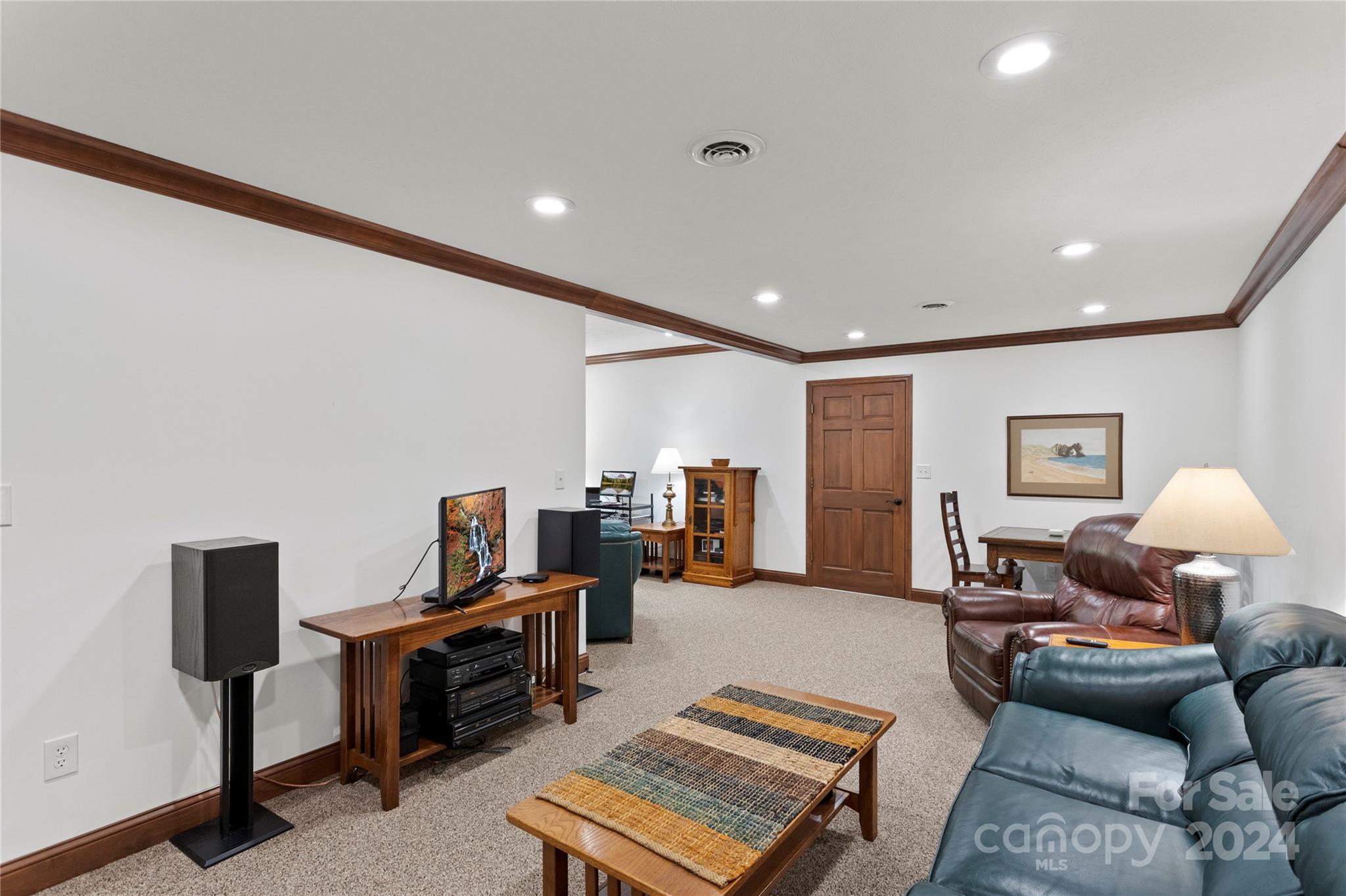 113 Woodglen Court
