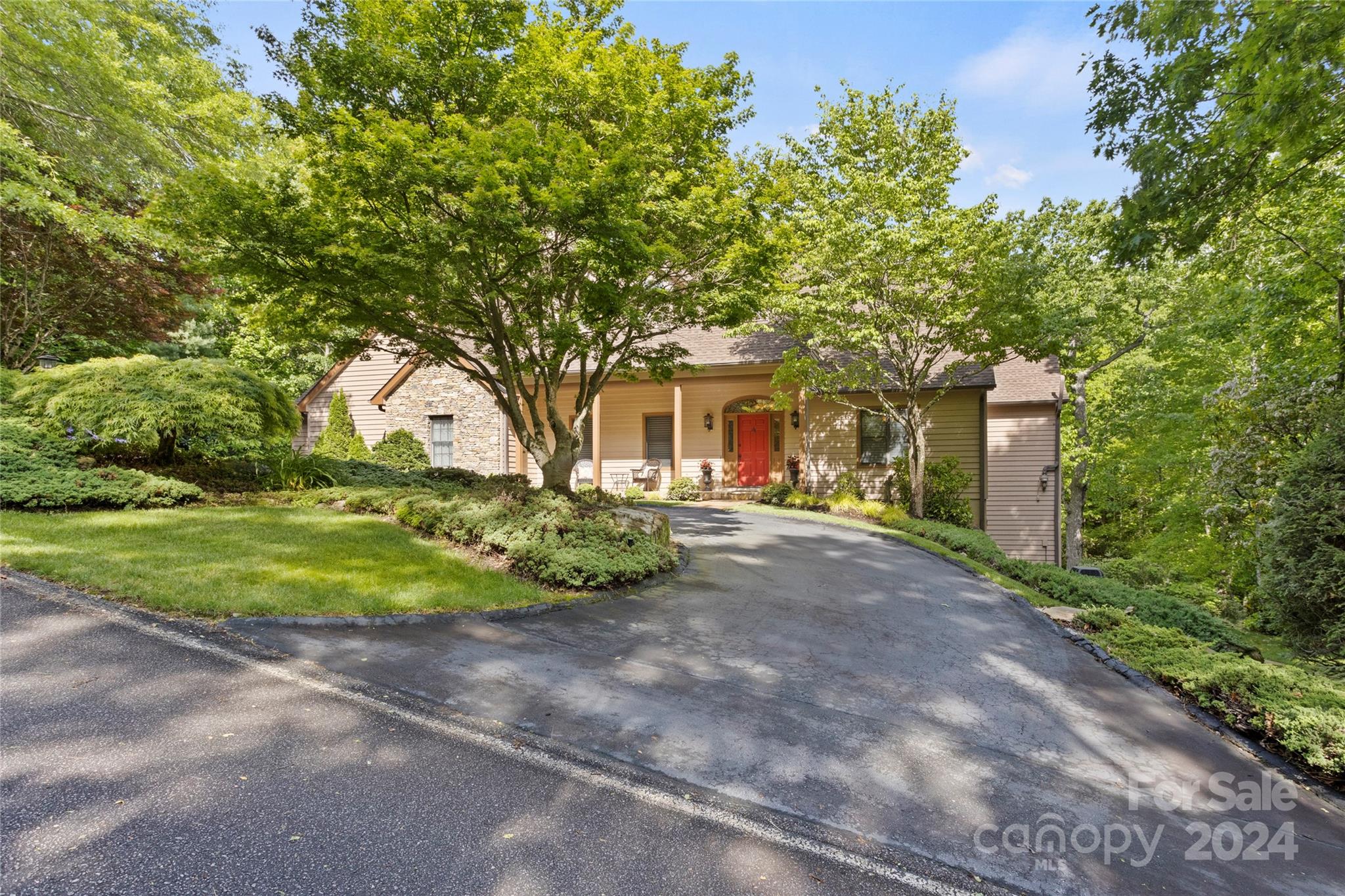 113 Woodglen Court