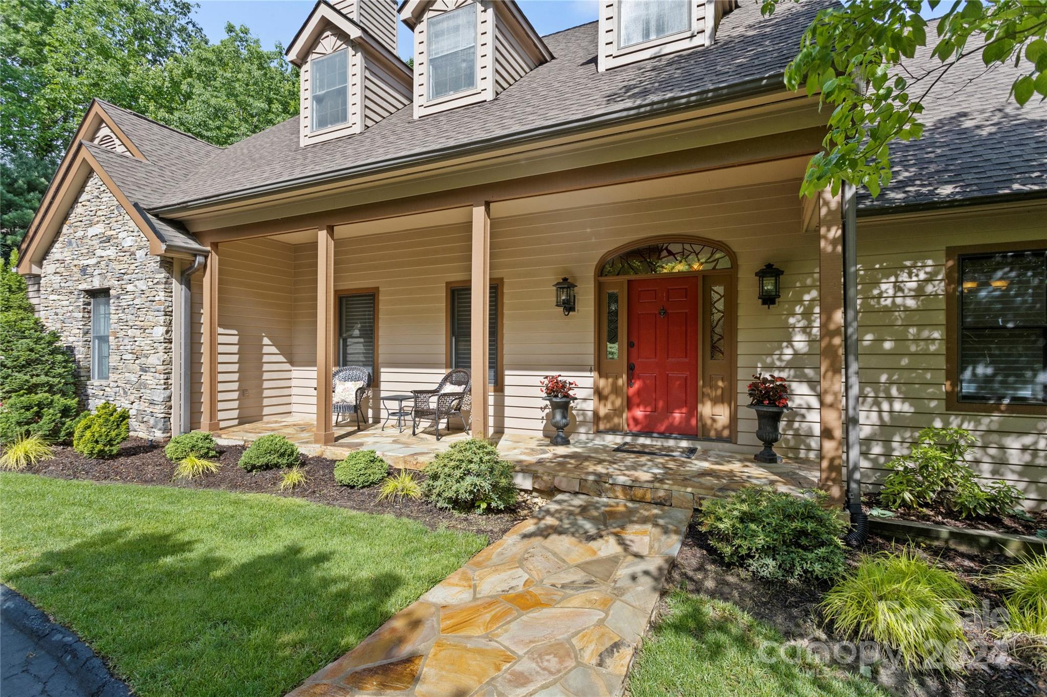 113 Woodglen Court
