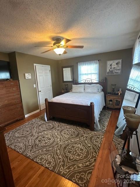 244 N Woodleaf Road