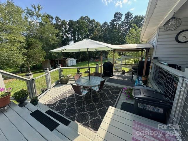 244 N Woodleaf Road