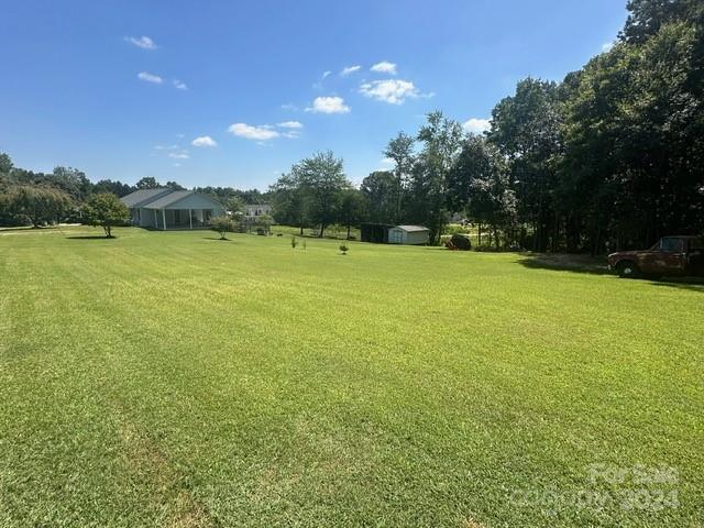 244 N Woodleaf Road